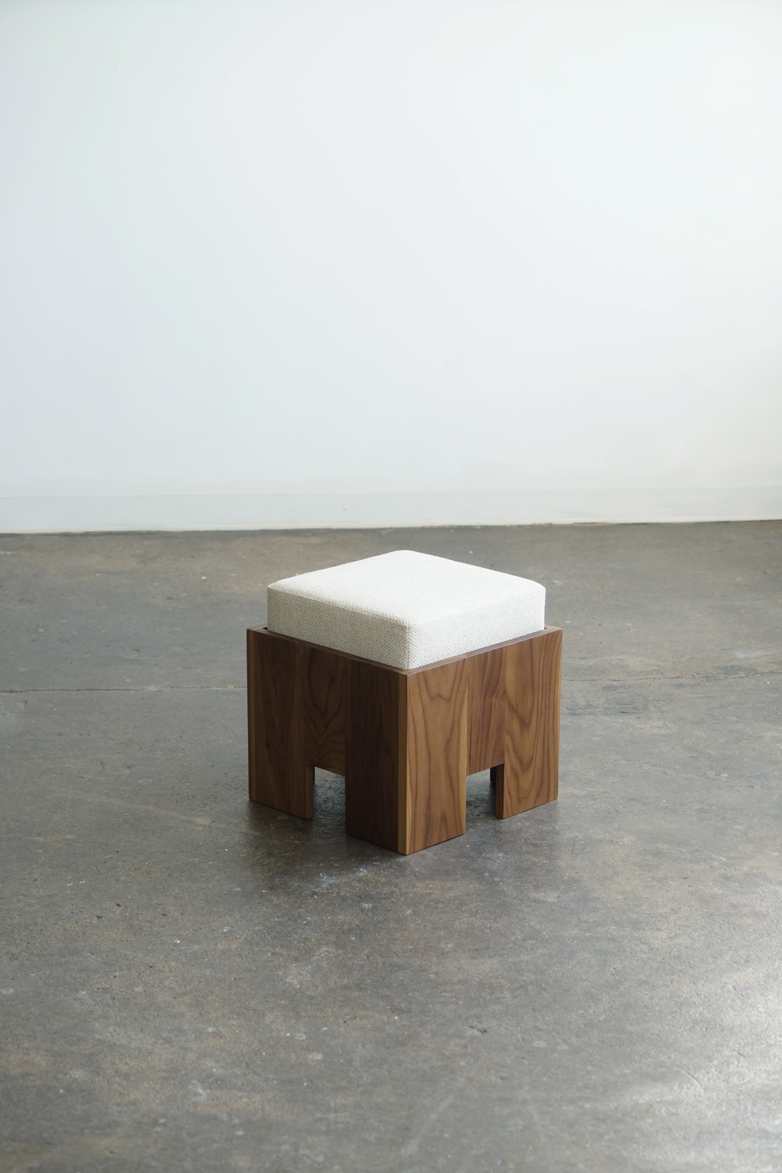 SC1_stool_walnut_1.jpg