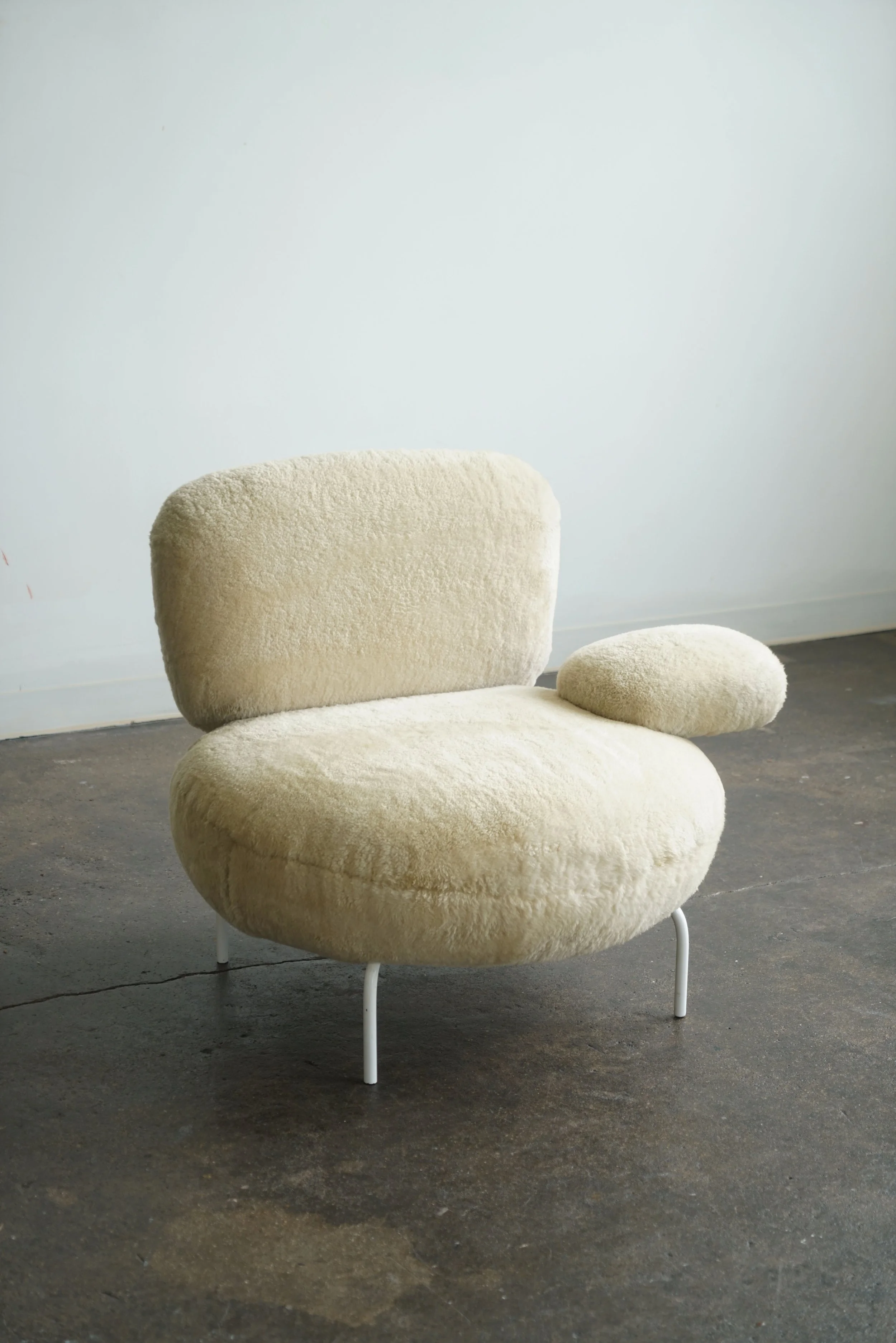 shearling_onearmChair_2.jpg