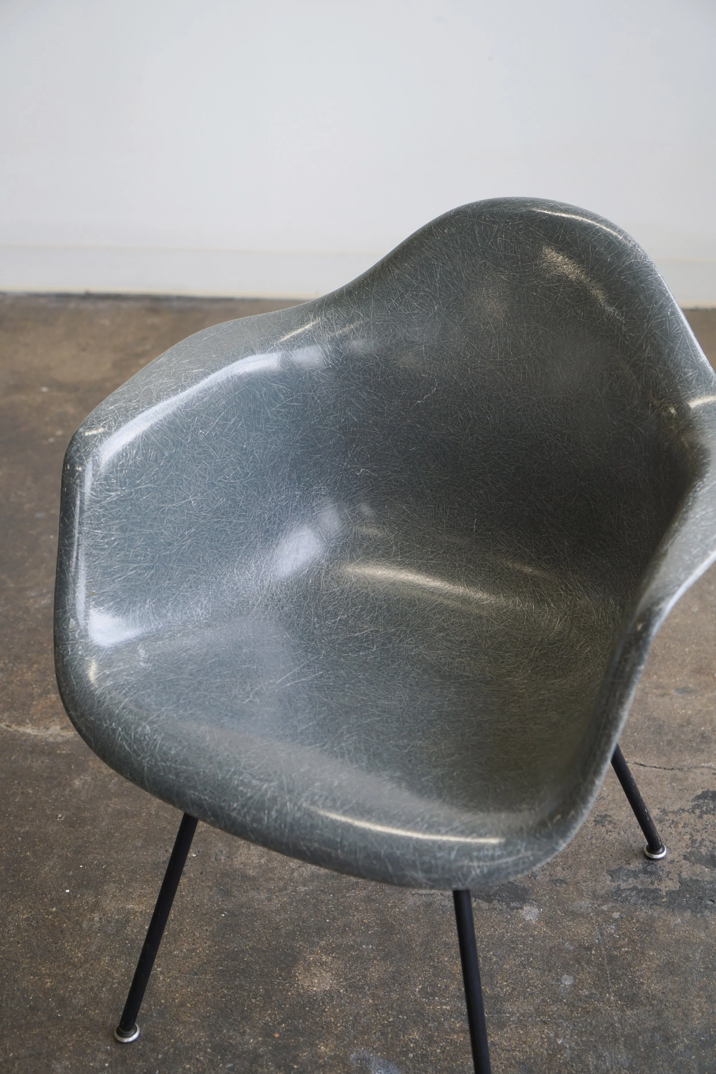 eames_grey_DAX_7.jpg