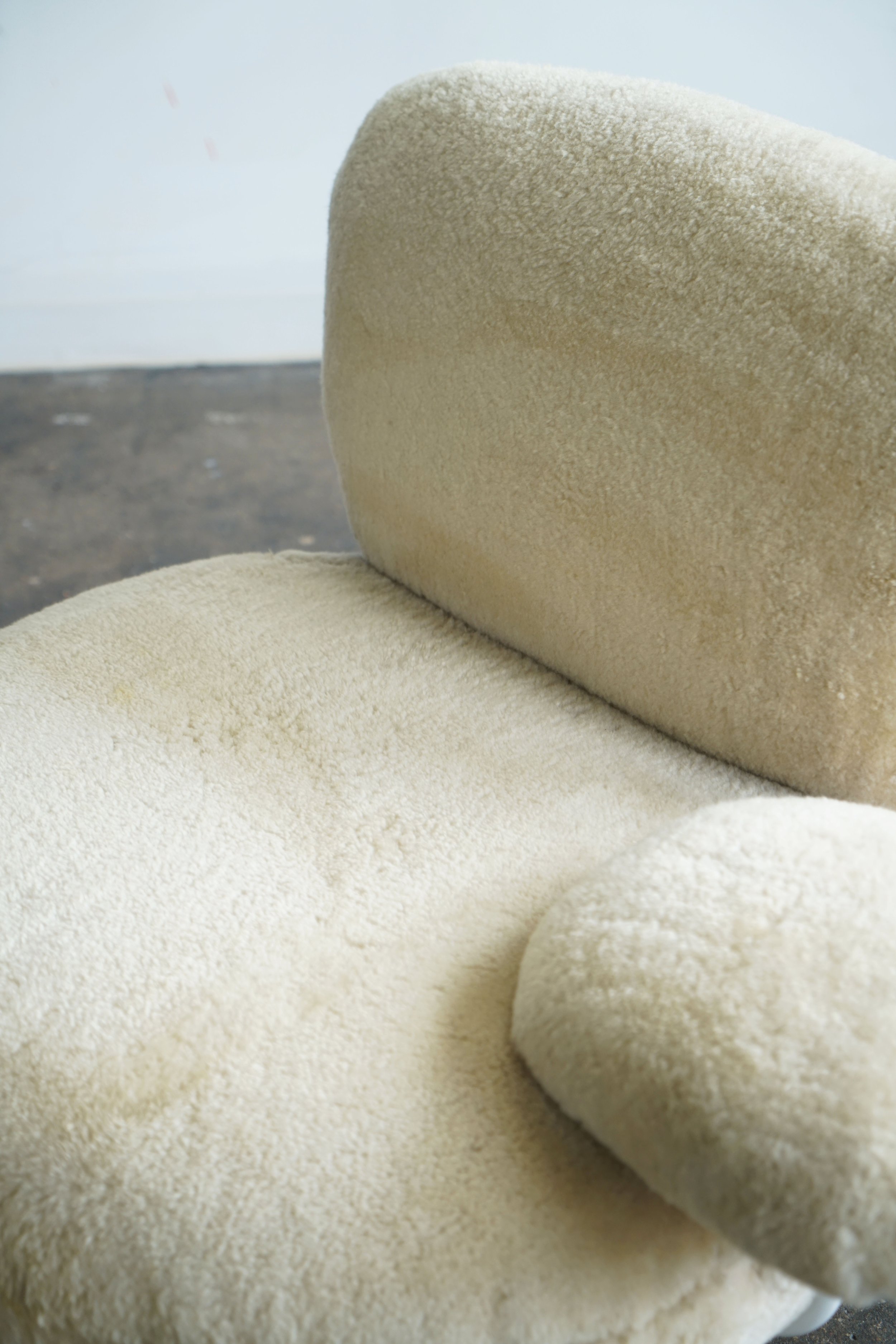 shearling_onearmChair_5.jpg