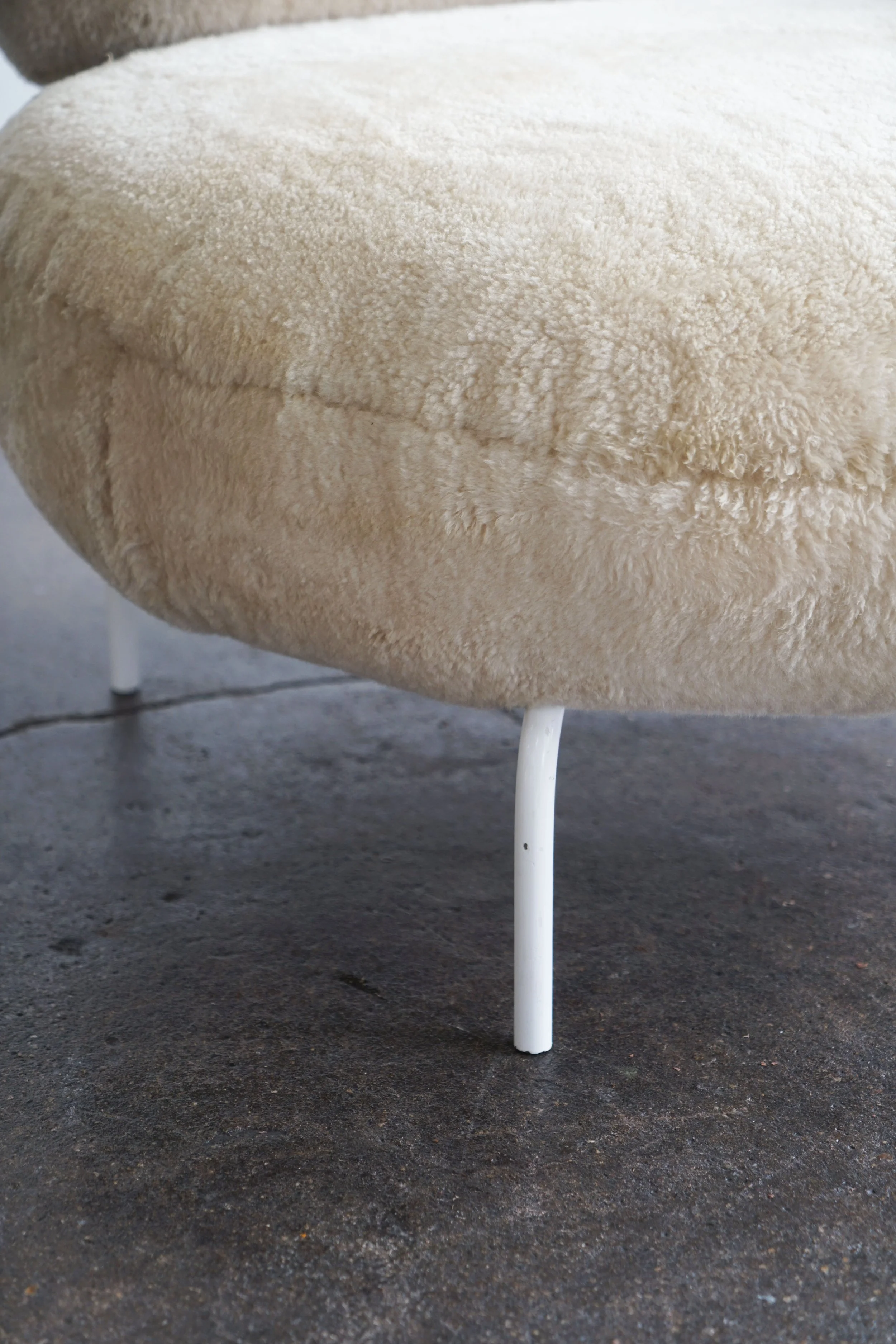 shearling_onearmChair_3.jpg