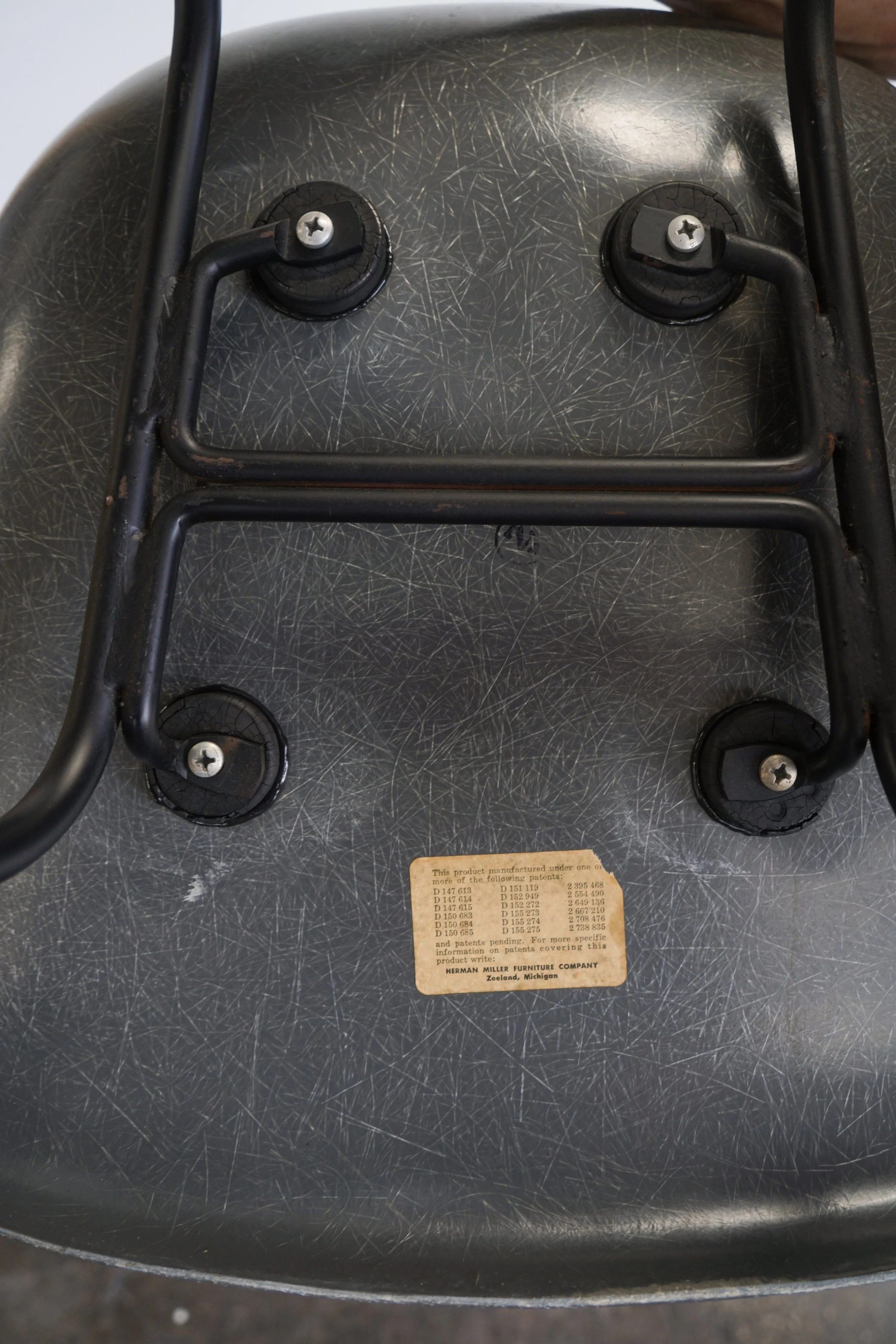 eames_grey_DAX_10.jpg