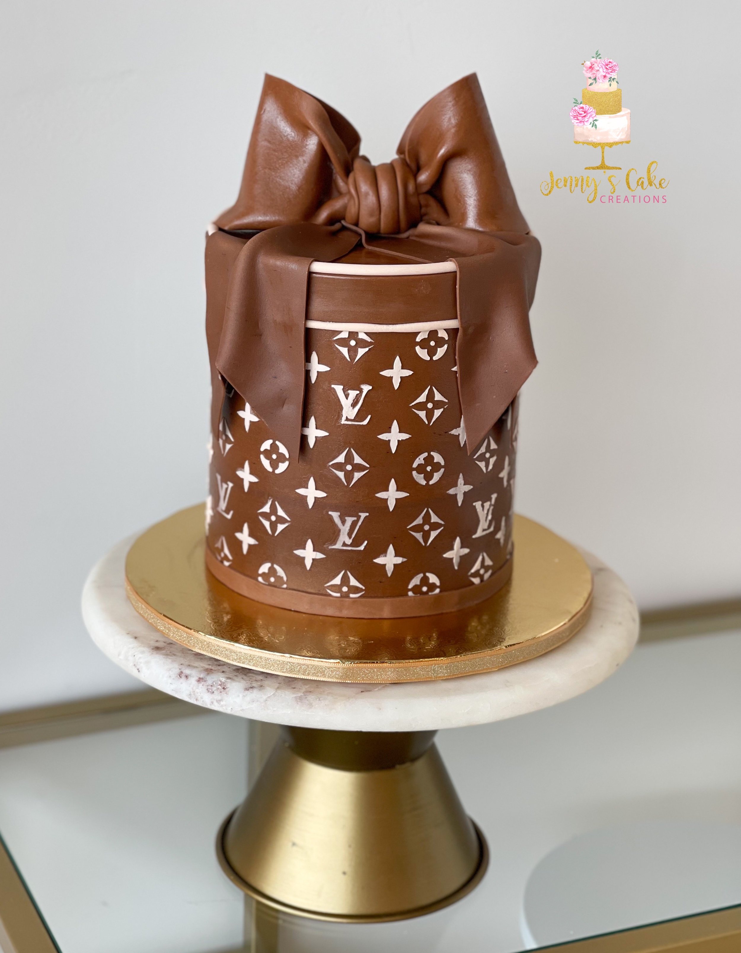 Gift For Mom(LV Bag) Birthday Cakes, Handcraft sweet fondan…