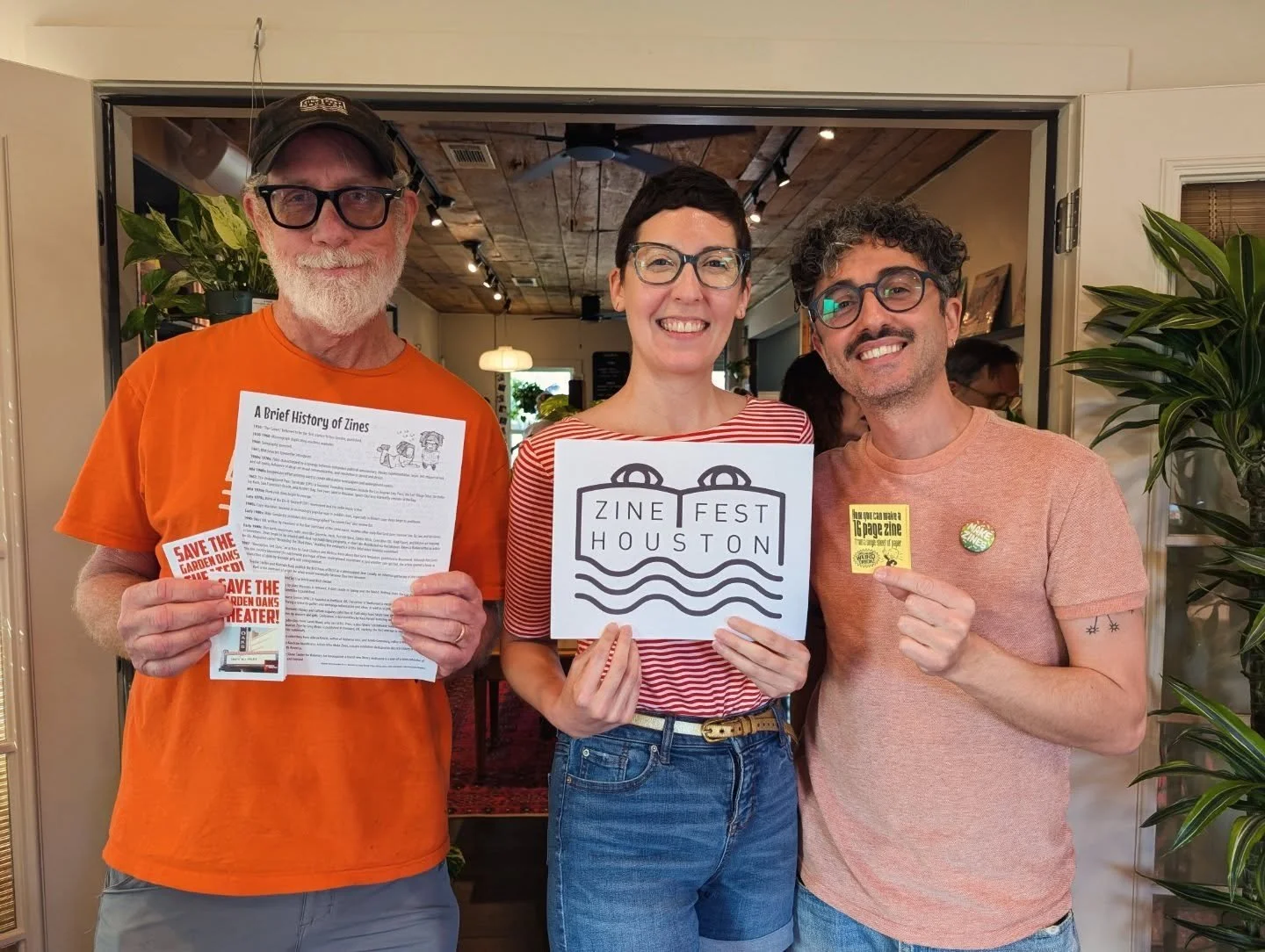 Todays Zine workshop was so dreamy ☁️🤩☁️ 

Seeing people turn once blank pages into expressions of their inner worlds was truly mesmerizing. Listening to everyone share / interpret their dreams with Jennifer Gardner (LCSW / Founder of Cre&oacute;), 