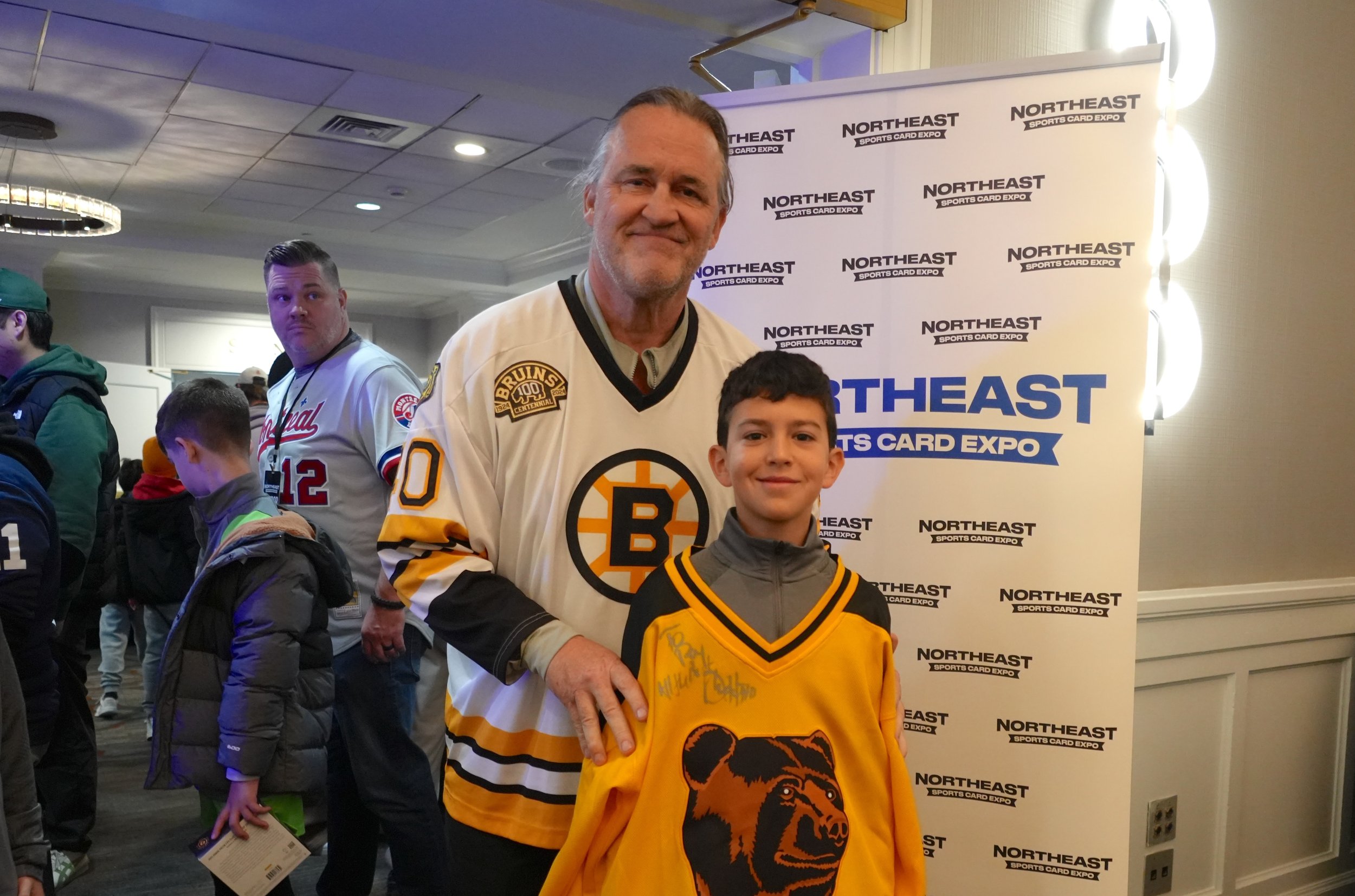 Bruce Shoebottom with a raffle winner