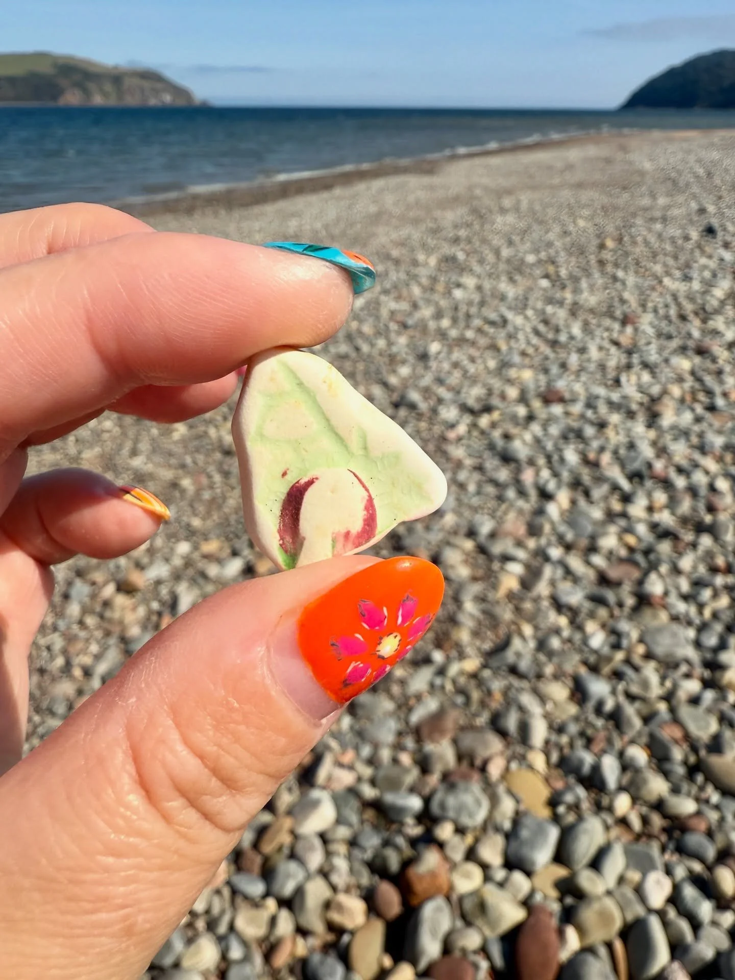 Cromarty Beachcombing 🩵

#cromarty #cromartybeach #theblackisle #beachcombing #beachfinds #seapottery #seaglass #scottishseaglass #shells
