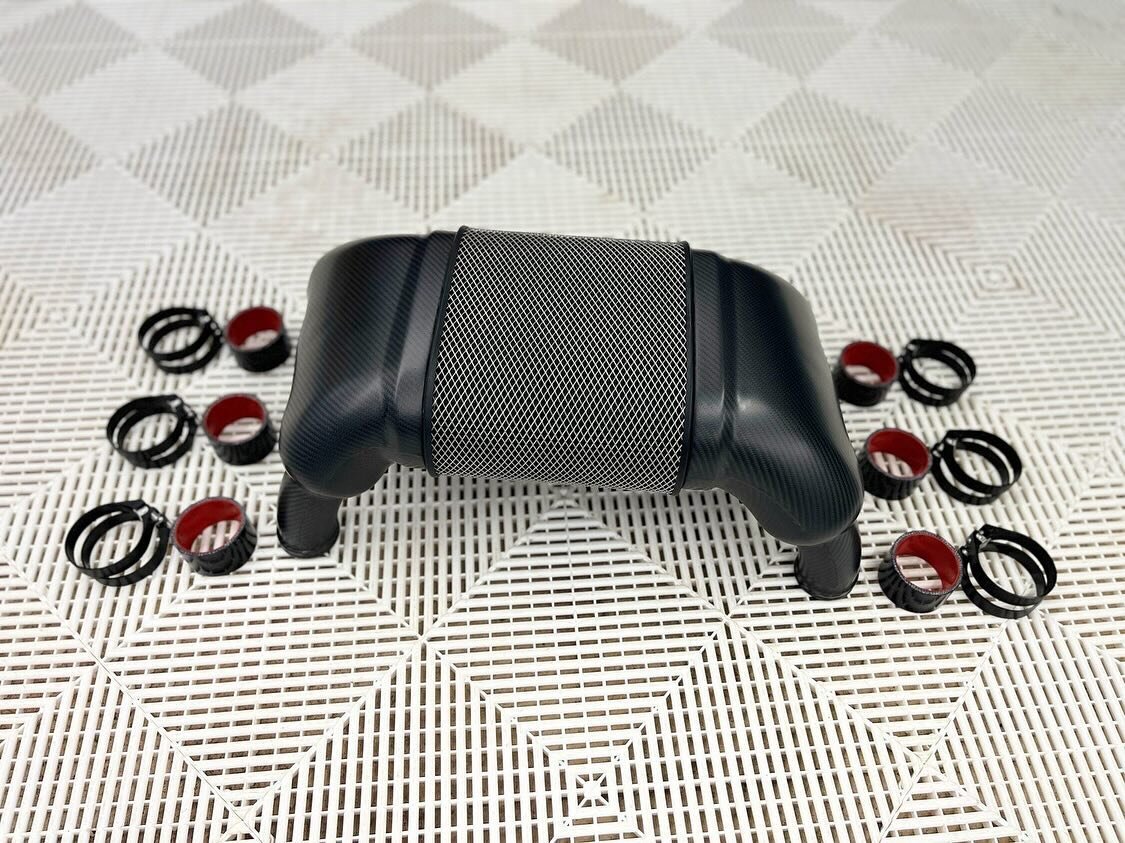 Carbon Fibre GT3 Plenum Kit for ITBs 👌
Link in bio for more information.