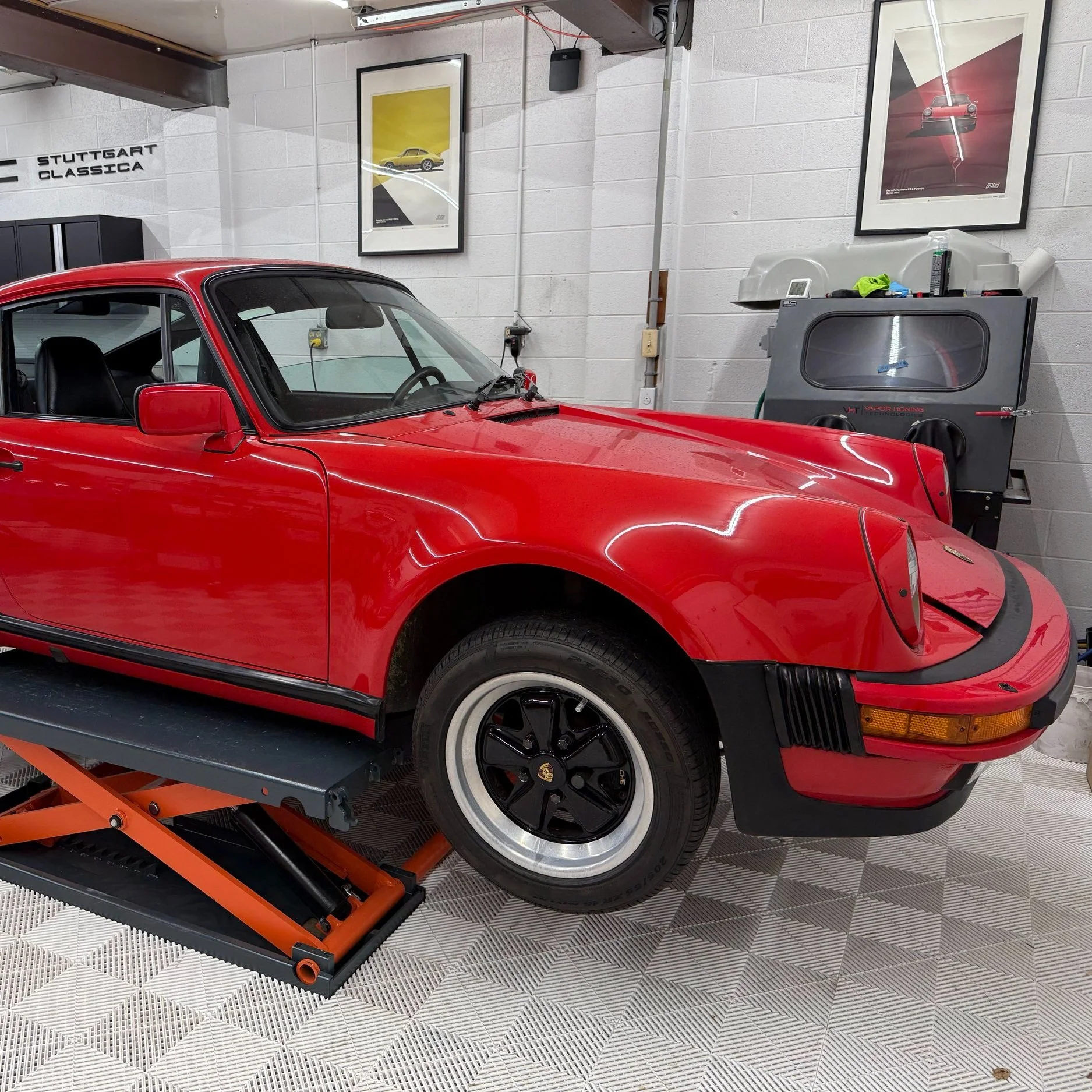 930