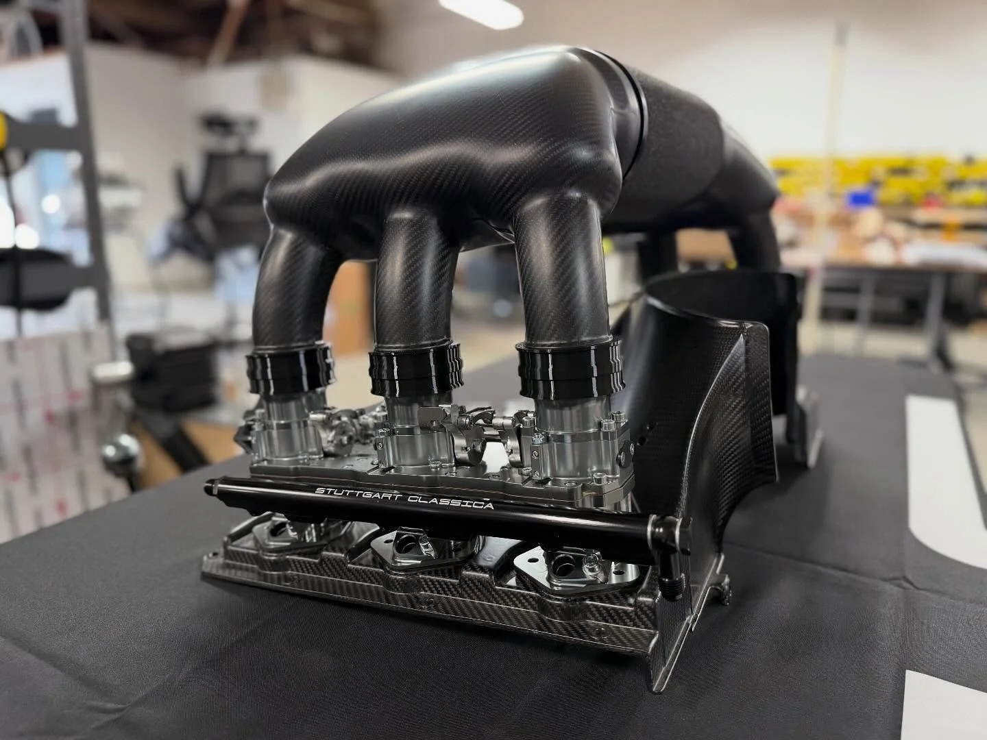 Our carbon GT3 plenums, AT Power ITBs and carbon fan shroud for a 964. We can supply complete EFI packages along with the plenums, fan shrouds and tinware 👍