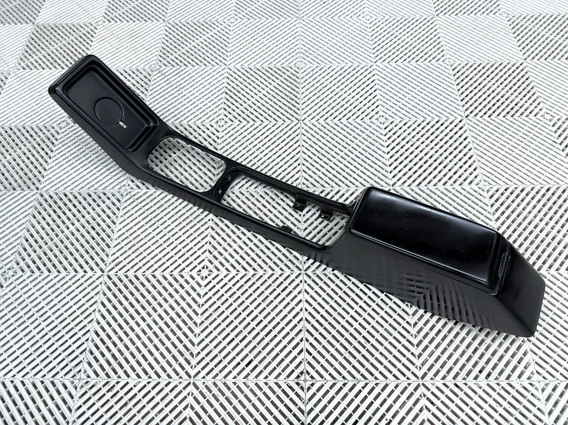 964 / 993 Phone Charger Centre Console With or without armrest

In stock!