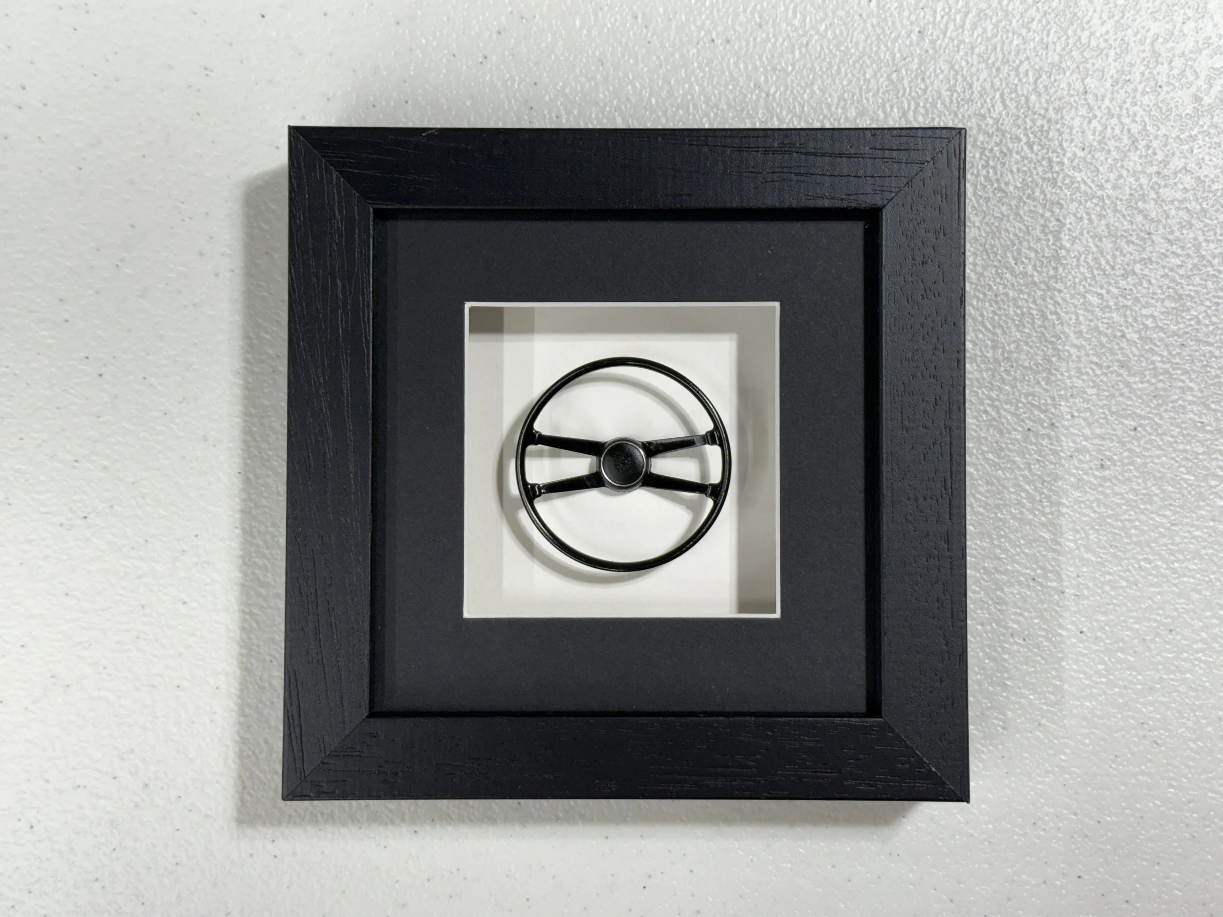 Framed Steering Wheel 911 1967 (Puck Style) 1:8 Scale