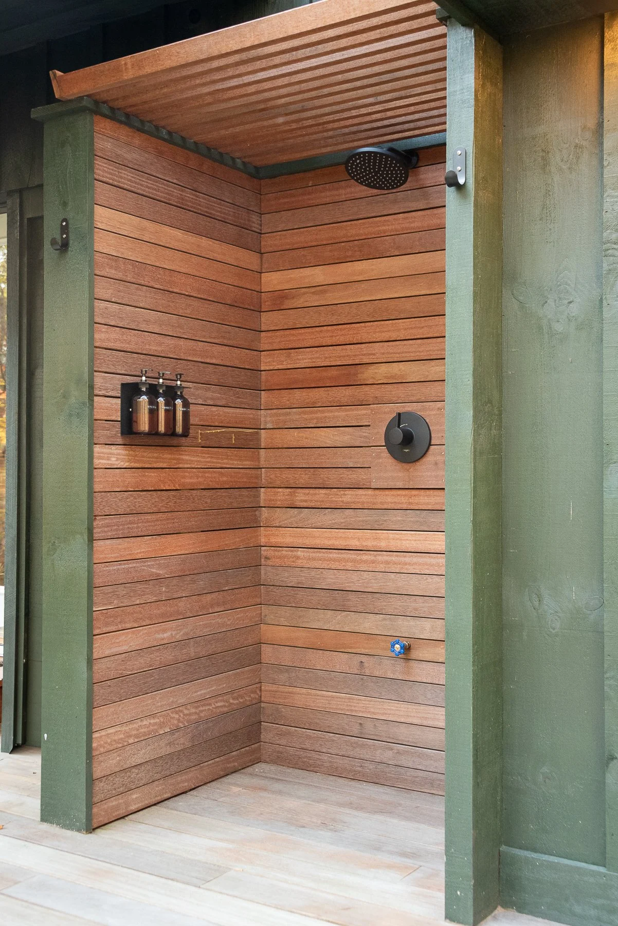 ext shower2.jpg