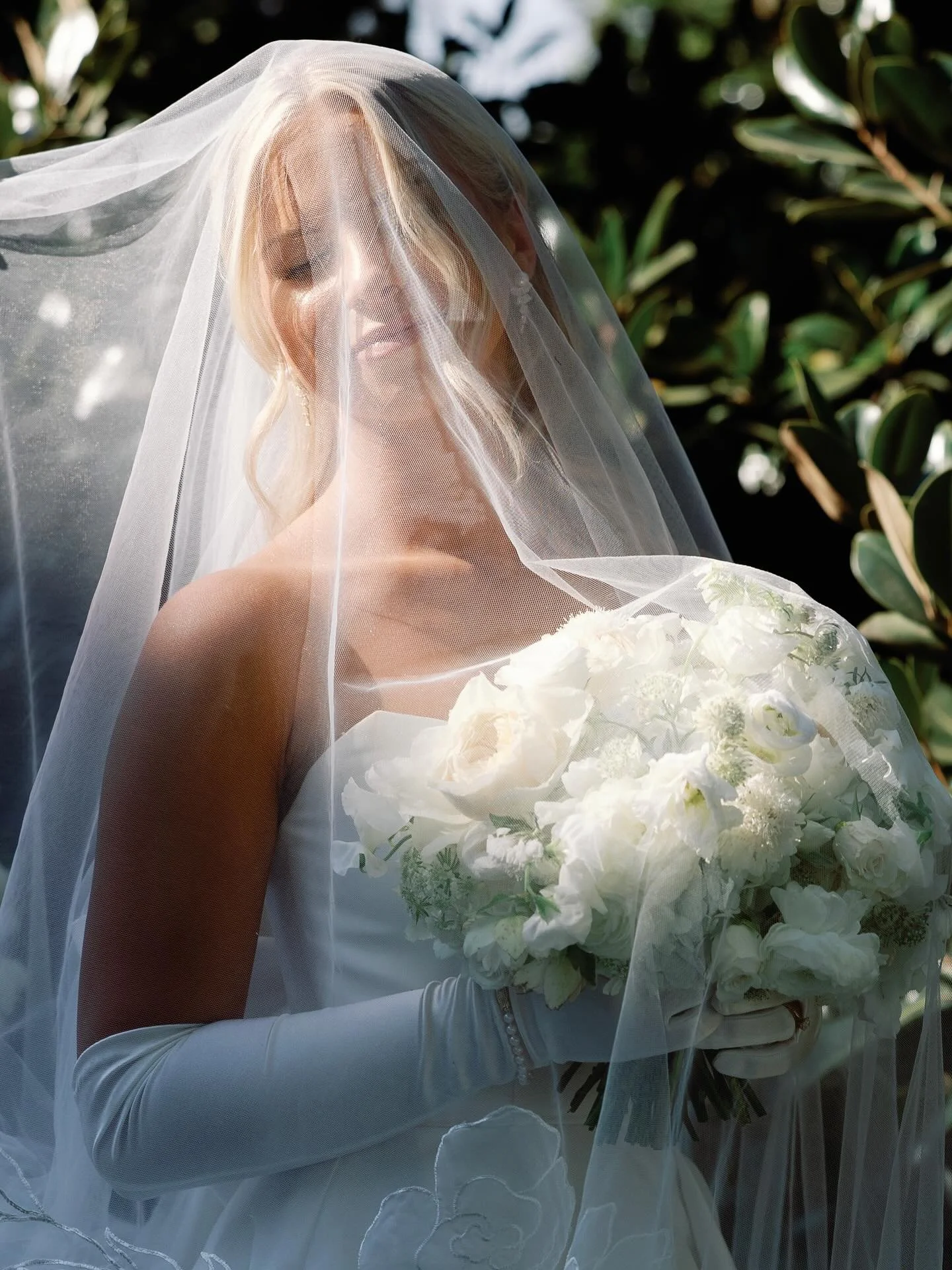 can&rsquo;t believe these two just celebrated a first anniversary 🕊️✨ m+c&rsquo;s timeless black and white palette was perfectly accented with the vintage character of @woodbinemansion 

we absolutely loved being a part of this day and still daydrea