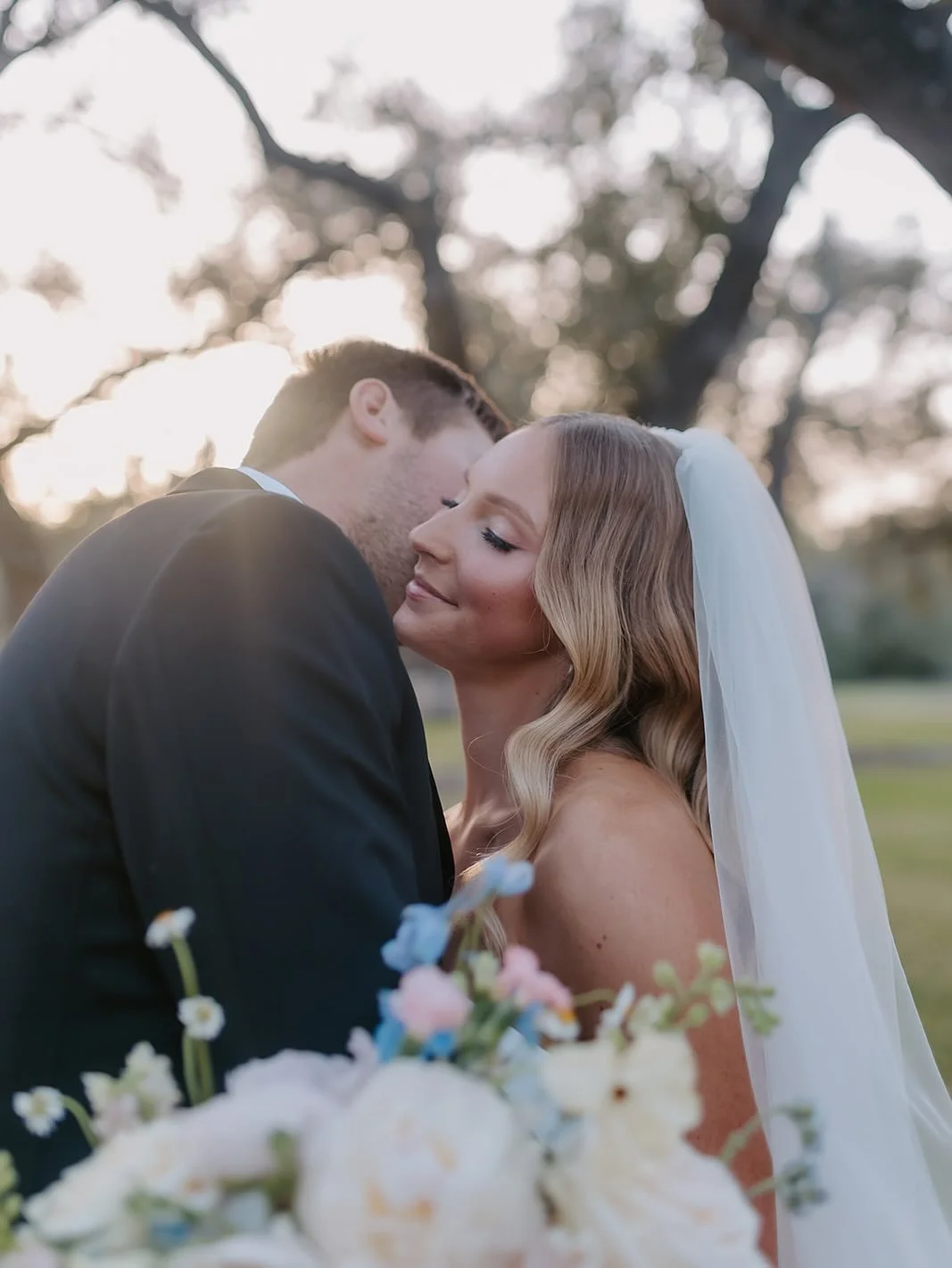details with s+l 🌸🌿🌼
.
.
Planning // @always_blissful_weddings 
Photographer // @emmacatemcnewphotography 
Venue // @theaddisongrove 
Florist // @nativebloomfloral 
Hair + Makeup // @lunabeauty_bridal 
Caterer // @pej_events 
Videographer // @mcco