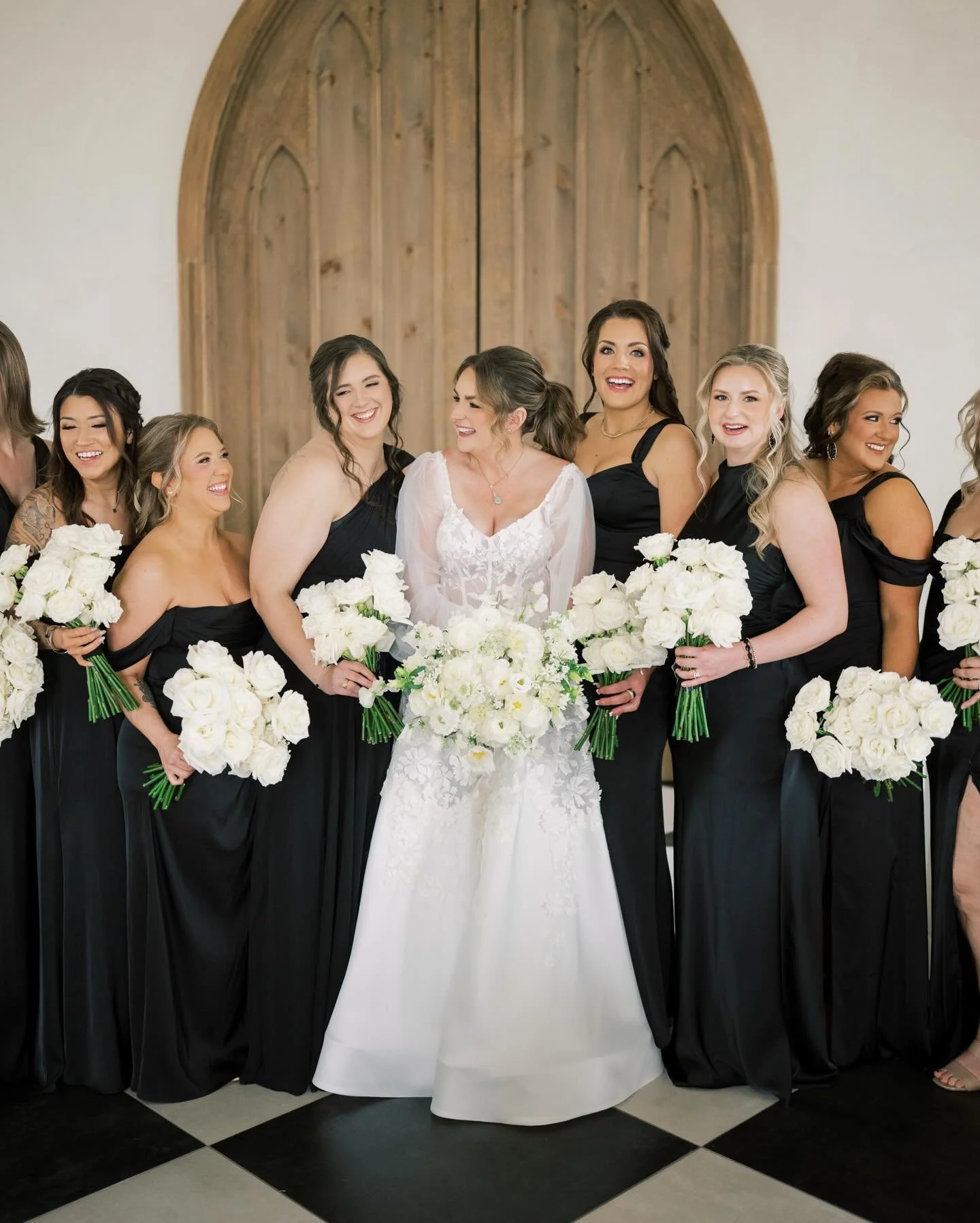 @theweinbergatwixon open house is in two days!! 🕊️✨ make sure to stop by and say hi and see one of my favorite venues to design at!! 🫶
.
.
Planning // @always_blissful_weddings 
Venue // @theweinbergatwixon 
Photography // @haydenjordanphoto 
Flori