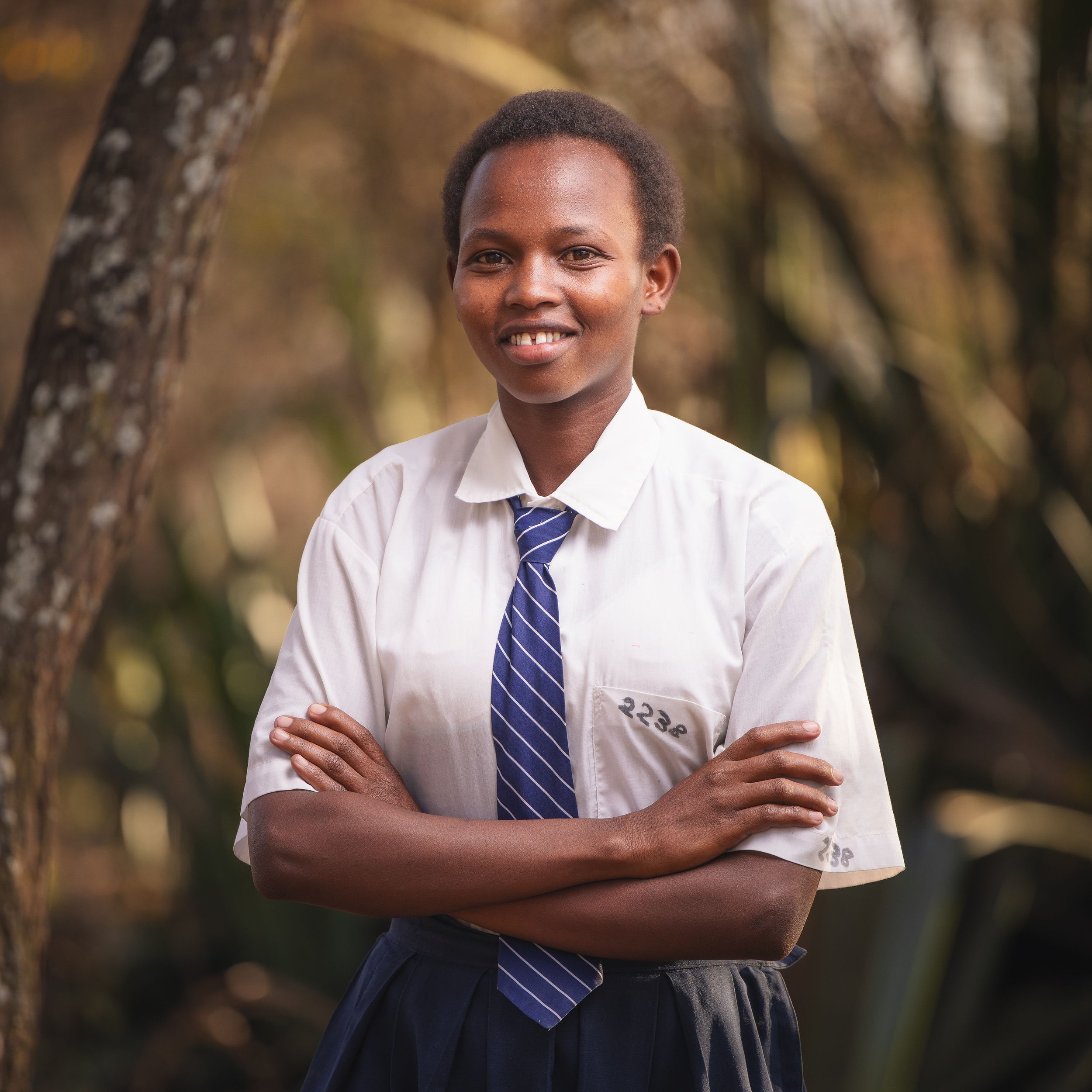 Banis Naiputar | Banis is 17 years old and her wish is to become a veterinarian because she has always loved animals of all kinds. She lives in a home where work is scarce. Banis is working hard in her studies to achieve her goals and to help her you