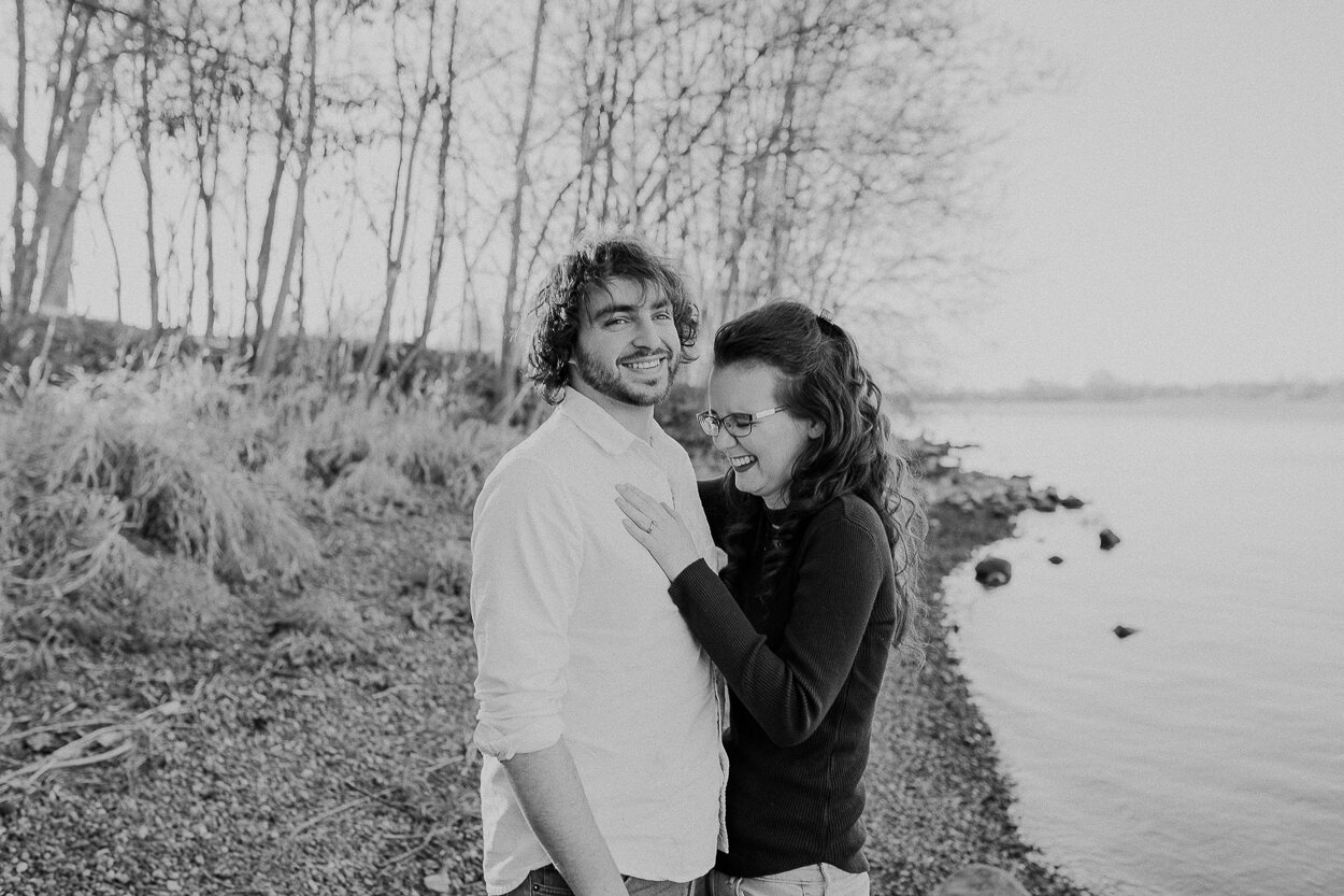 Black and White Sunset Columbia Park Engagement Photos | Tri-Cities, WA | 400 Lux Photography