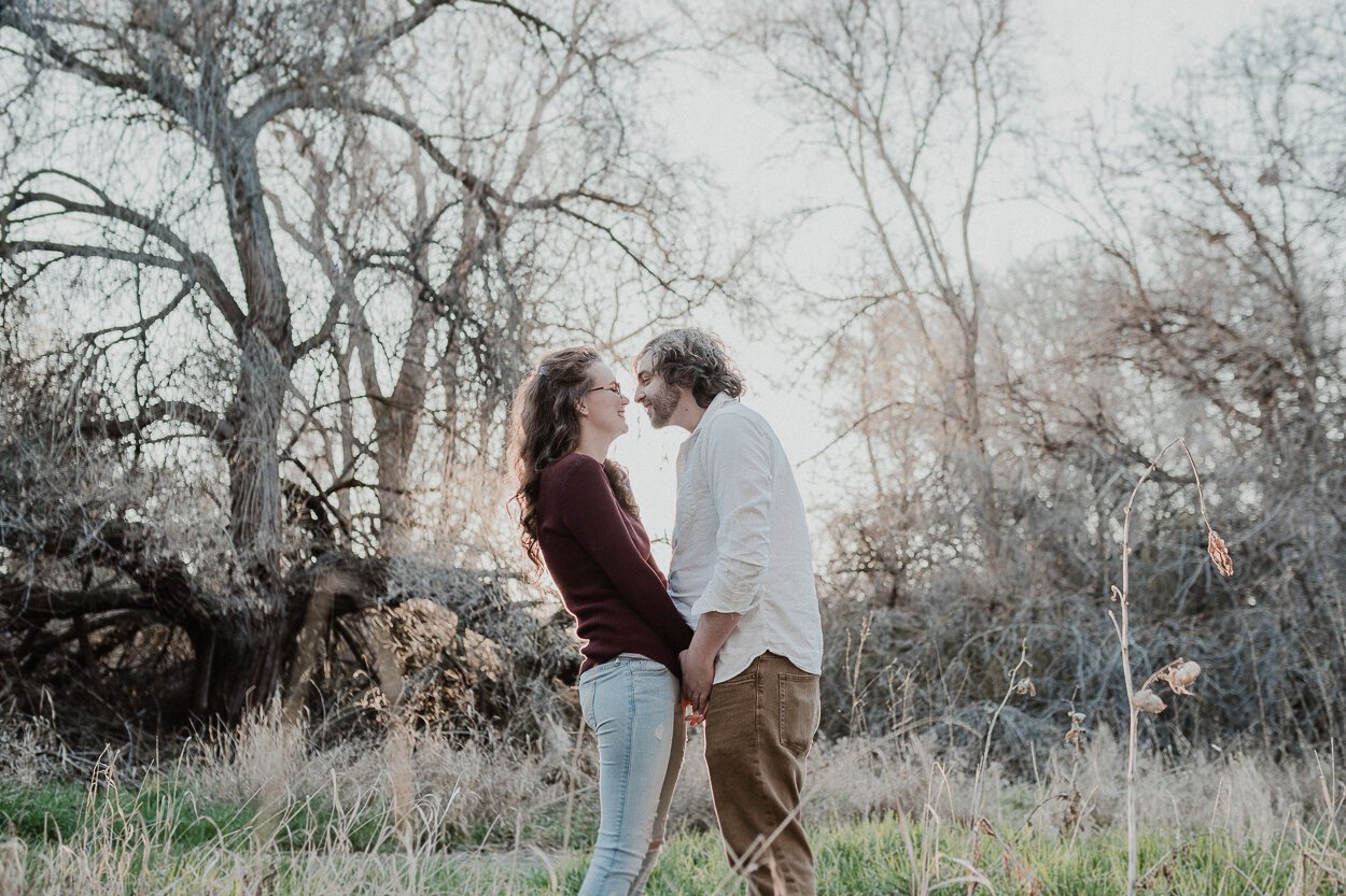 Columbia Park Engagement Pictures | Kennewick, WA | 400 Lux Photography