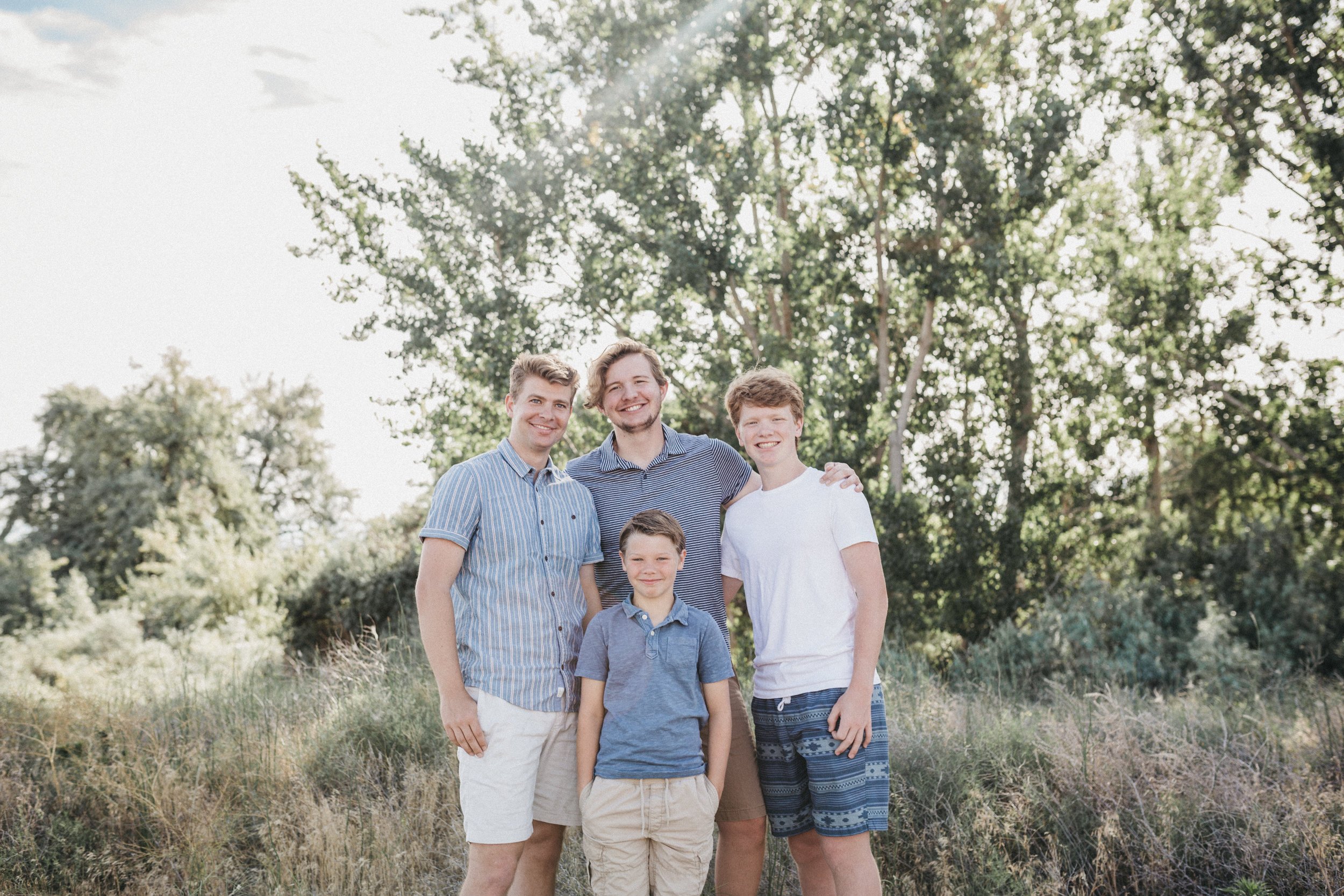 Adult Children family Photos | Tri-Cities, Washington | 400 Lux Photography