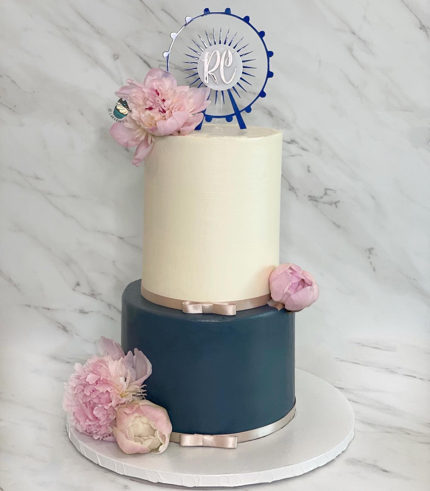 This was a last minute cake for a couple that got married on @highrollervegas 

Their cake inspo was, well, me. I was the inspo 🤣 jk jk. They were inspired by a wedding cake I made in Memphis✨ 

Ain&rsquo;t she cute?!

.

.

.

.

#reels #instagram 