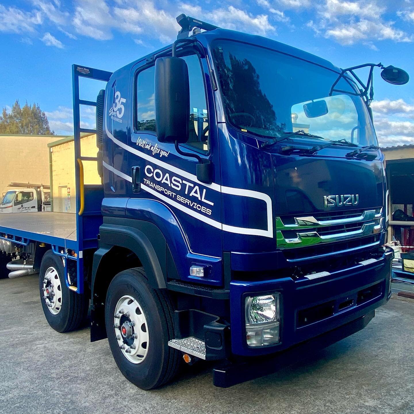 Squeezed this big rig from @coastaltransportservices into the factory for a quick colour change wrap 👌🏼 #grizzliesigns #certifiedinstaller #kpmf #3m #orafol #hexis_australia #sott #avery #averydennison #knifelesstape #paintisdead #killingitdaily #l