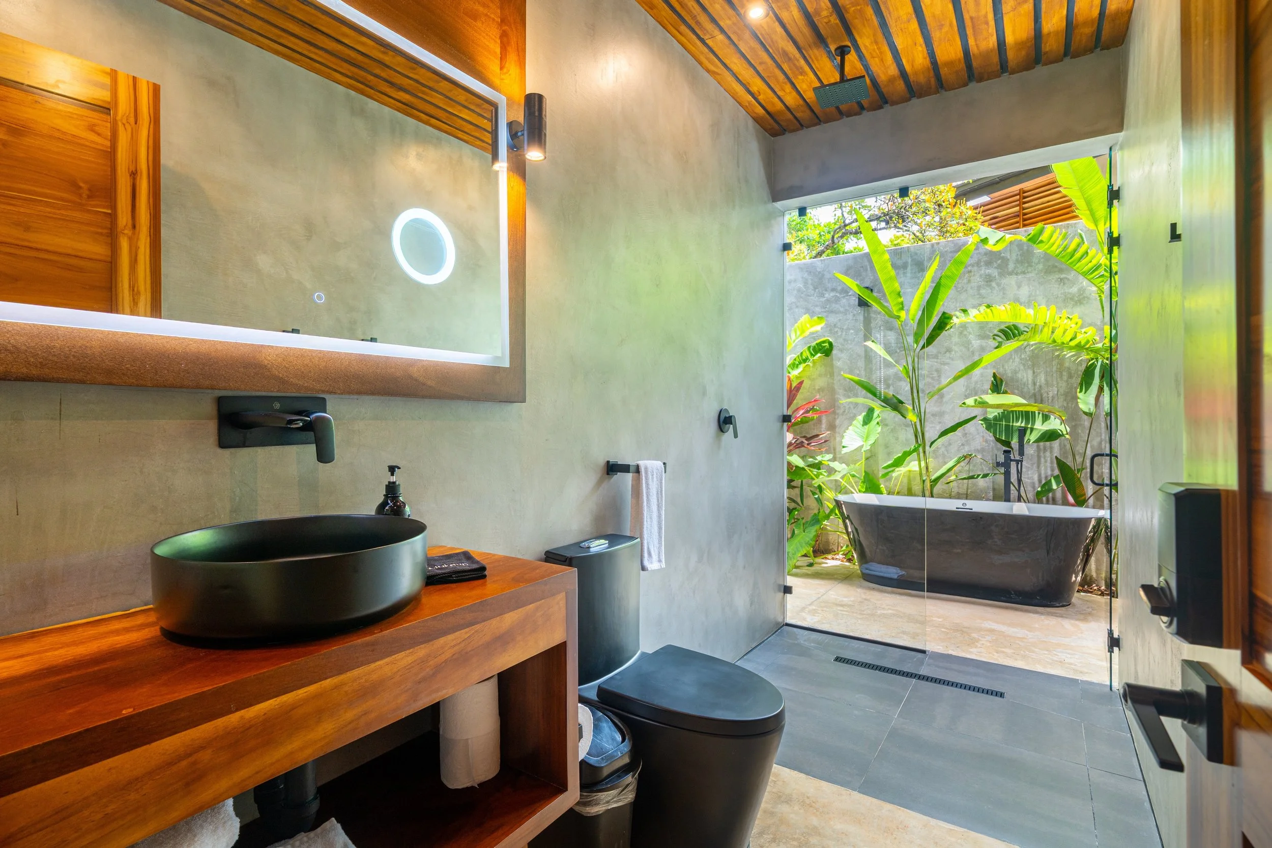 mandala-villa-outdoor-tub-hotel-ojochal-7.jpeg