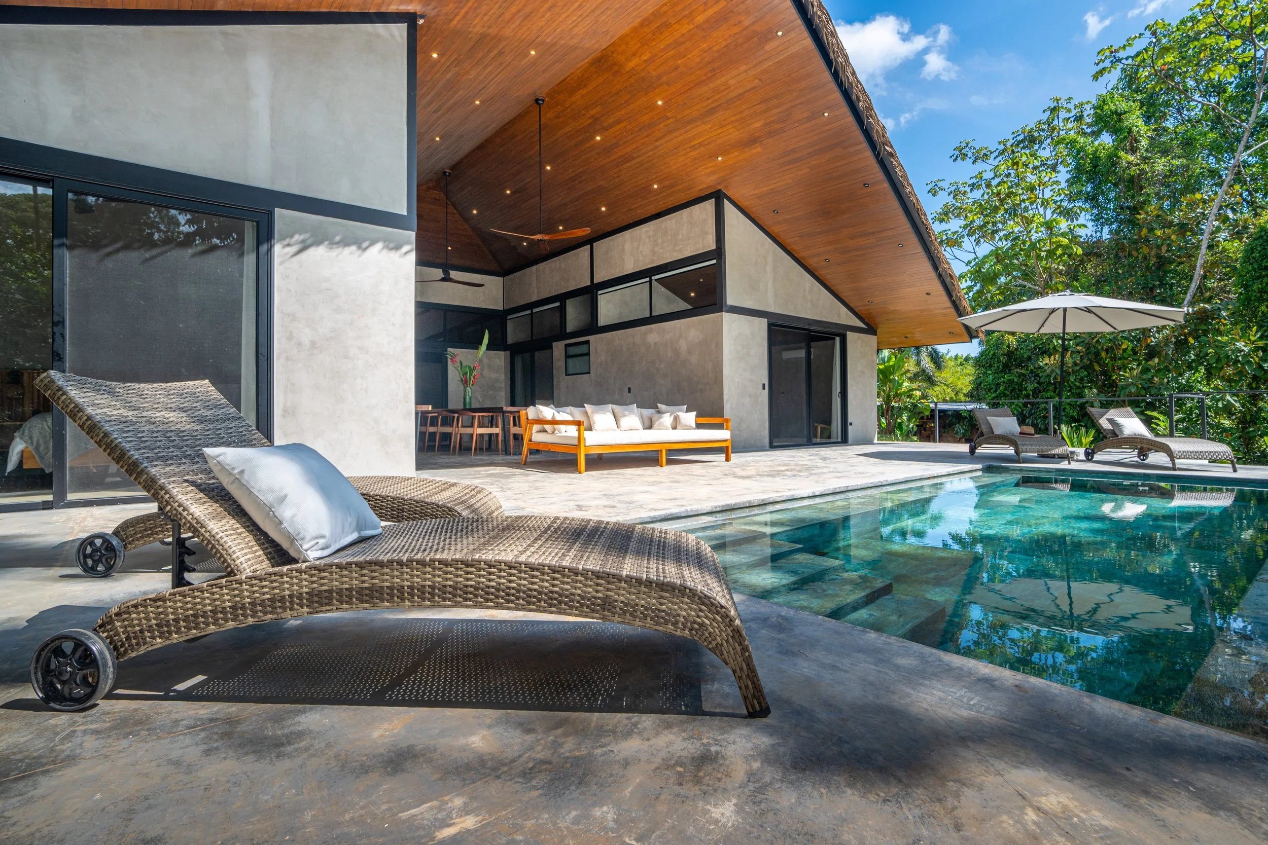 infinity-pool-villa-rio-mandala-ojochal-retreat-center-4.jpeg