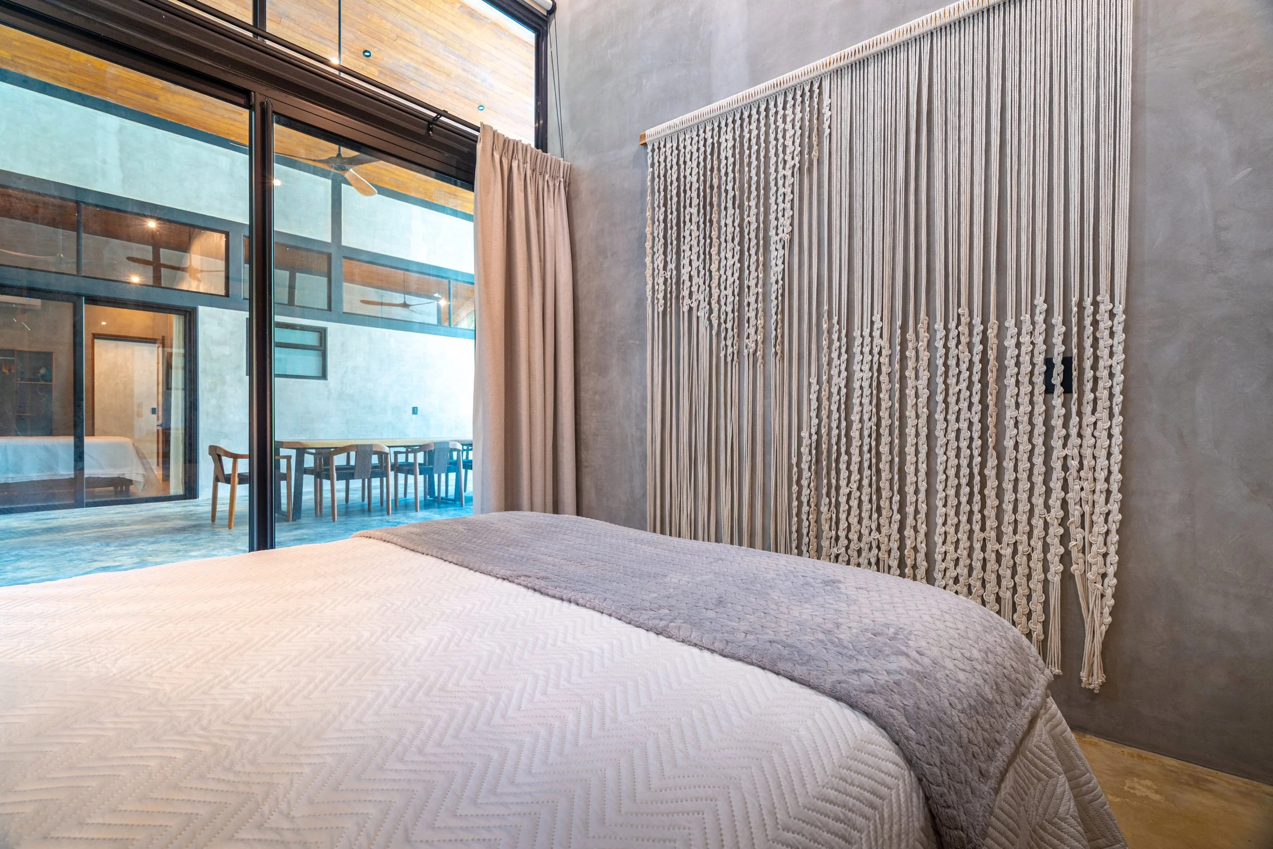 queen-bedroom-luxe-home-rental-uvita-1-3.jpeg