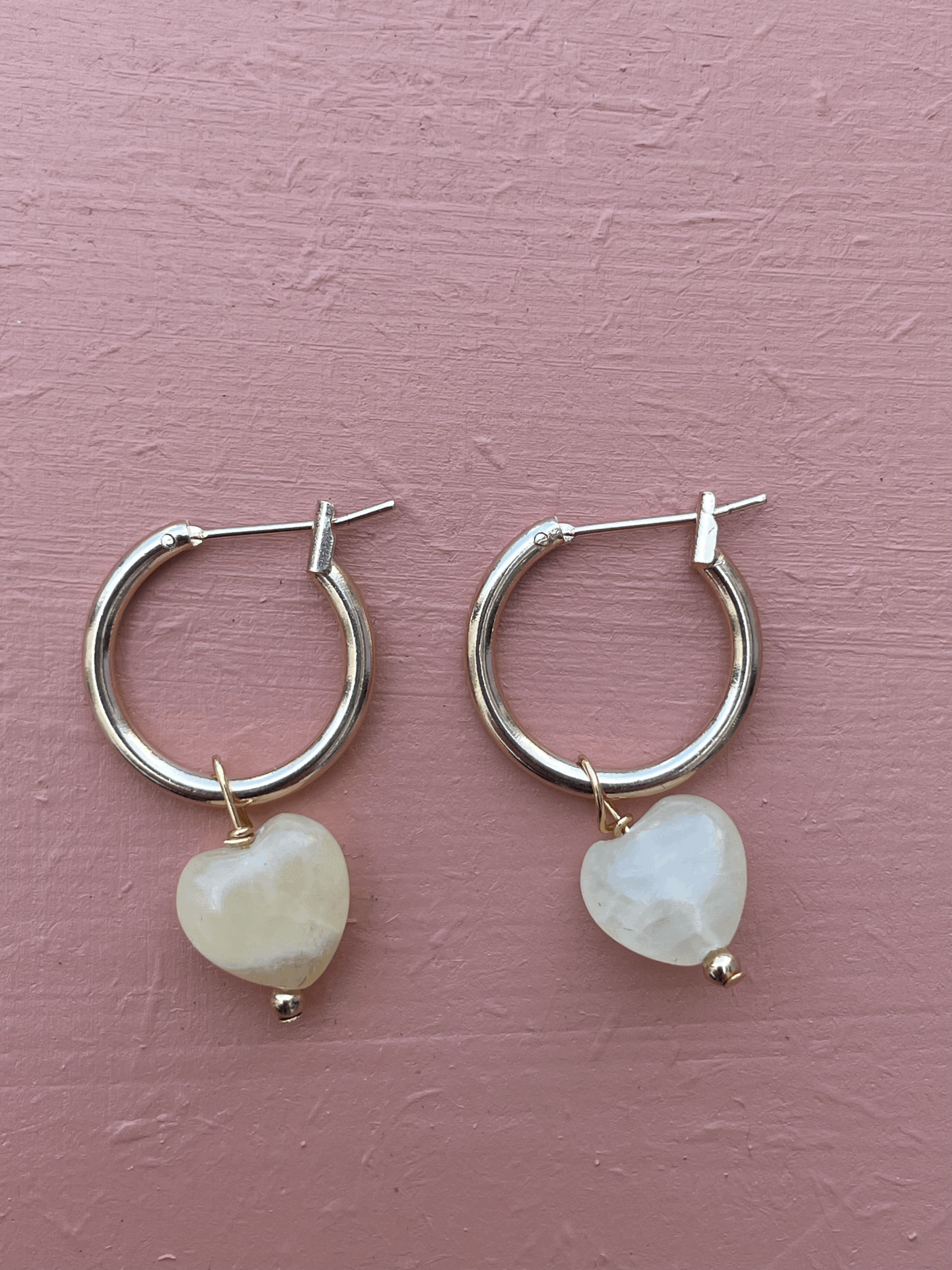 Créoles Cœur en Jade Jaune Plaqué Or 18 Carats – 3 Microns, Hypoallergéniques