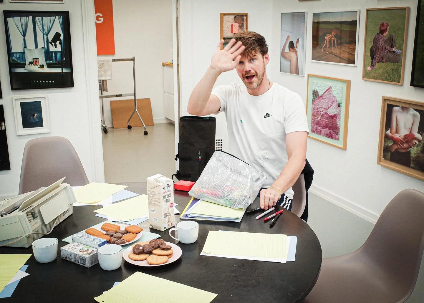 Wordsmith, sentence-alchemist and assorted-biscuits-provider @danielvandernoon

Join us next Wednesday 8th October for his Creative Writing Workshop #2

Time: 18.30-20.30
Price: 250kr

Meet some new people, write some new words ✍️ &hellip; no need to