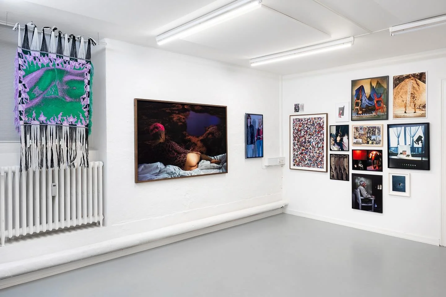 SOFT ASSEMBLY

Opening times this week..

Thurs 16-19
Fri 14-18
Sat 13-16

Exhibition runs 12.09 - 18.10.25

Curated by @jfity &amp; @jonathan_lieb

Installation photos @jan_sondergaard

Read about all contributing artists at www.oblong.dk/soft-assem