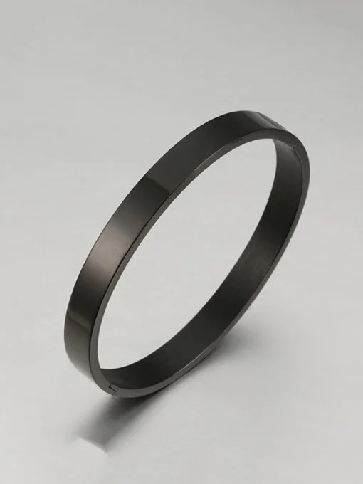 Ke-Hong-Titanium-smooth-und-Minimalist-Bracelet-2.jpeg