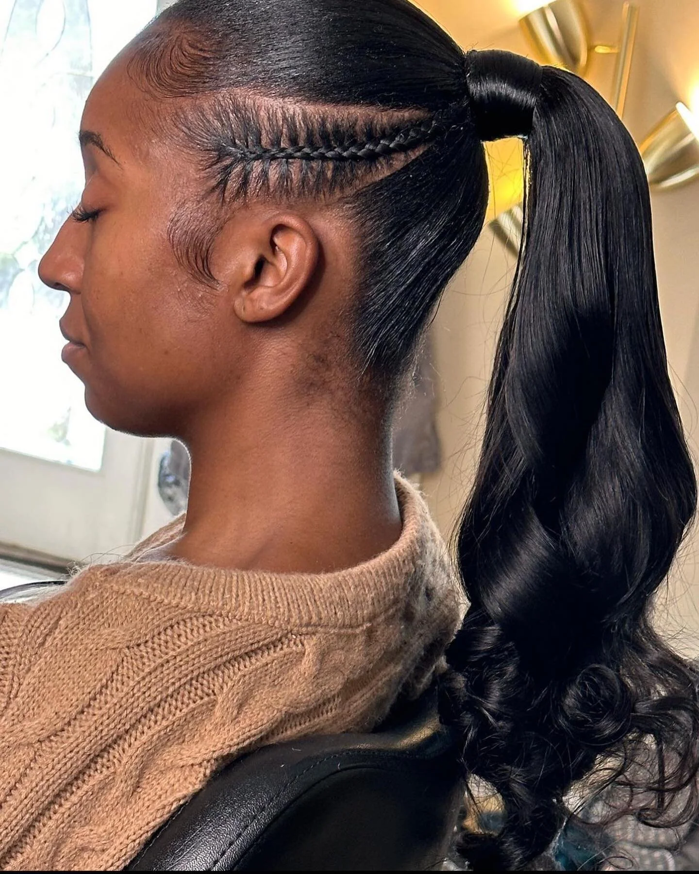 Breaking the silence 🤫 Even though I only go with my guidance.  So, When Servicing my clients, I strive to make them feel at there highest. 

Sharing myself and my talents with the world. From all Facets I  emerge into, this is what I will always pr