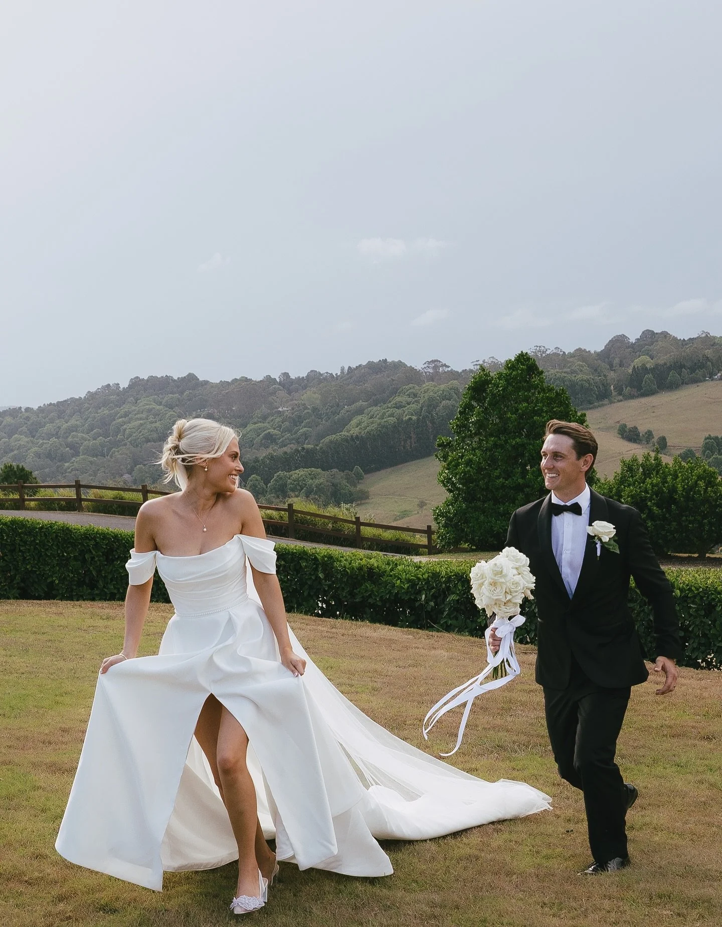 Bella &amp; Ryan ✨

Venue: @summergroveestate 
Content creation: @taycapturescontent_ 
Flowers: 
MAU: @kimmikartistry 
Hair: @bridalknot 
Flowers: @sevenbloomscasuarina @sonderandstoneboutique 
Cake: @myfavouritebaker 
Decor: @kochandco @earlysettler