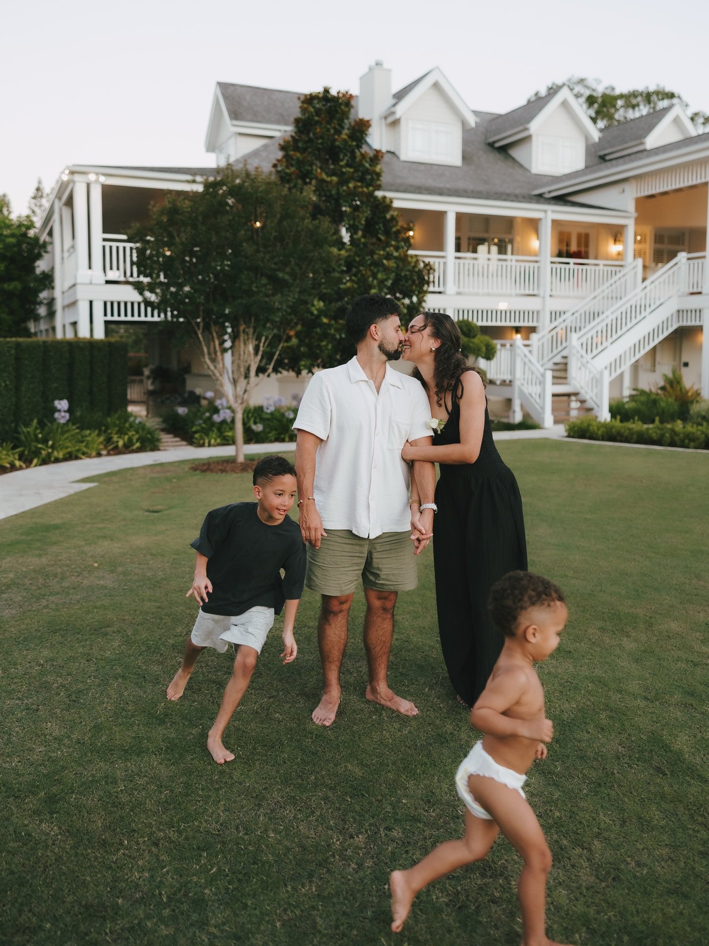 Ami, Brett and their beautiful babies 🤍🤍