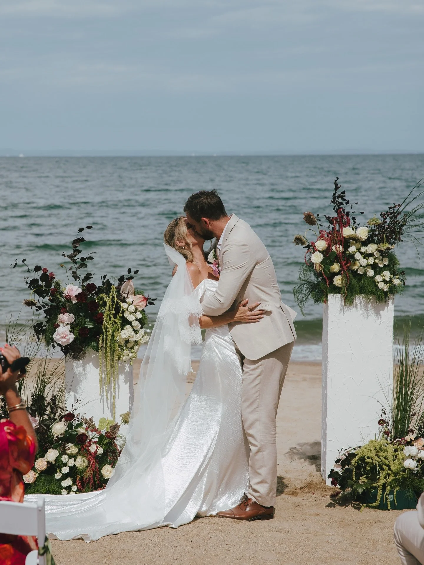 The most incredible couple Kelly &amp; Michael ⚡️

Flowers: @ohmysweetheartblooms 
Decor: @ohmysweetheartblooms 
Music: @saramclean.sax 
Cake: @caitlinelizabethm 
Catering: smoking ribs and butts