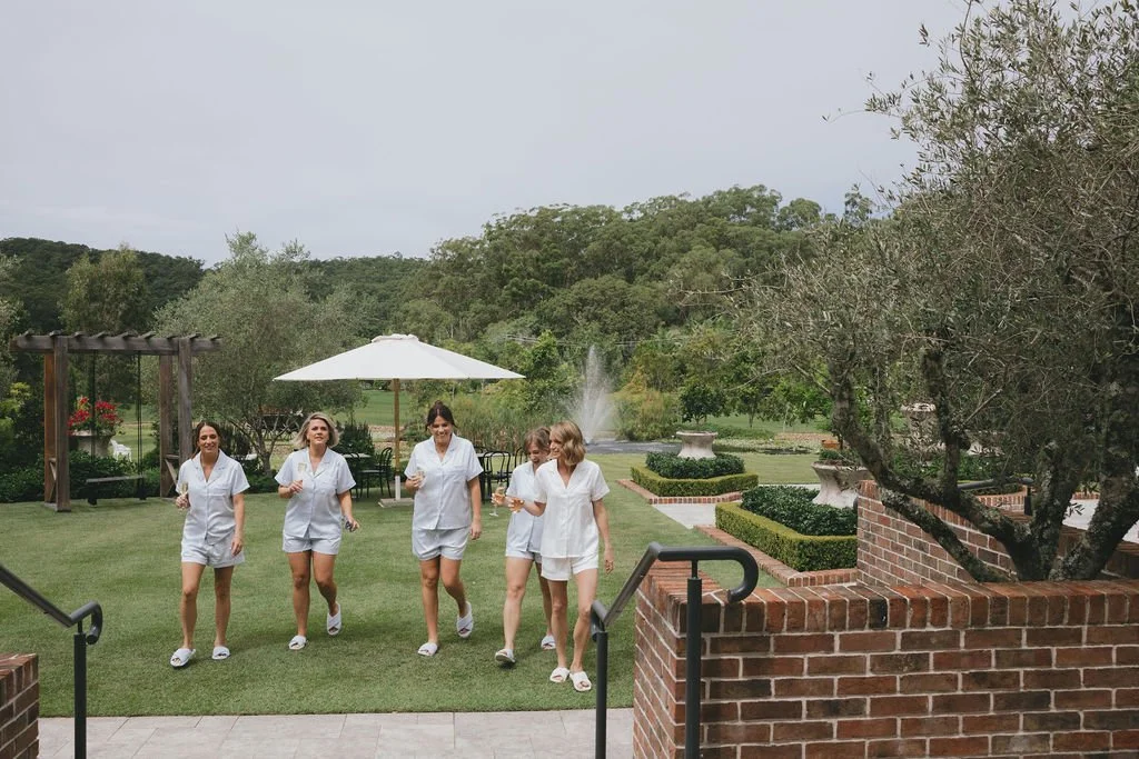 Bride and bridesmaids 
