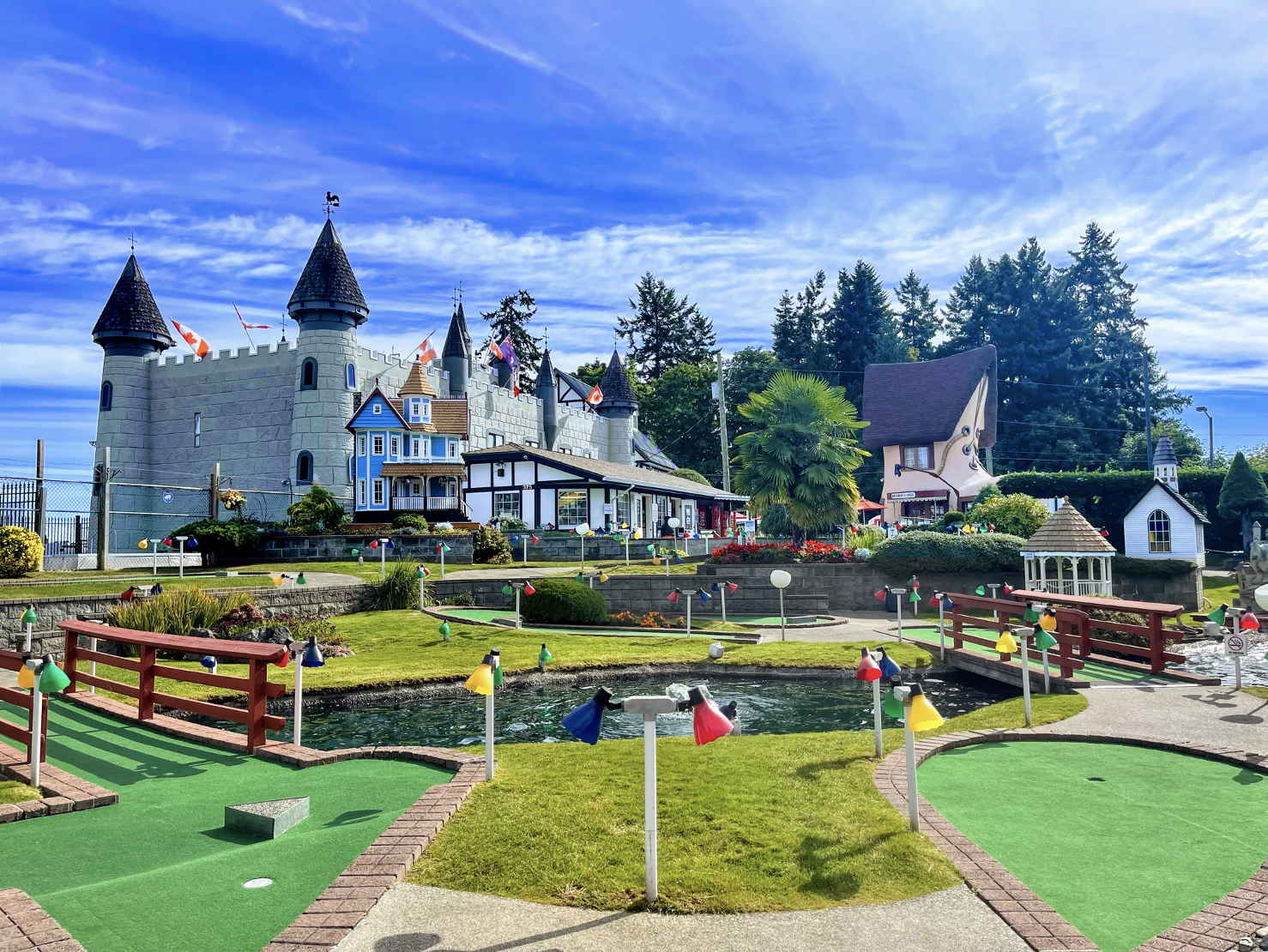 Paradise Mini Golf and Fun Park mini golf in Parksville, British Columbia