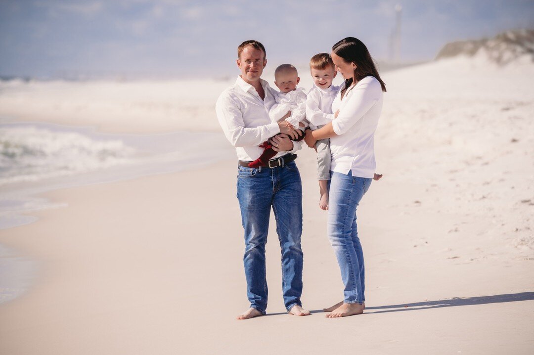 I love a good &quot;Destin-ation&quot; session! Can you believe these photos were taken just before Christmas?🤯 Destin is one of my favorite places to beach it up, and might just be paradise. 
With all the dreamy white sand tones and cute kid candid