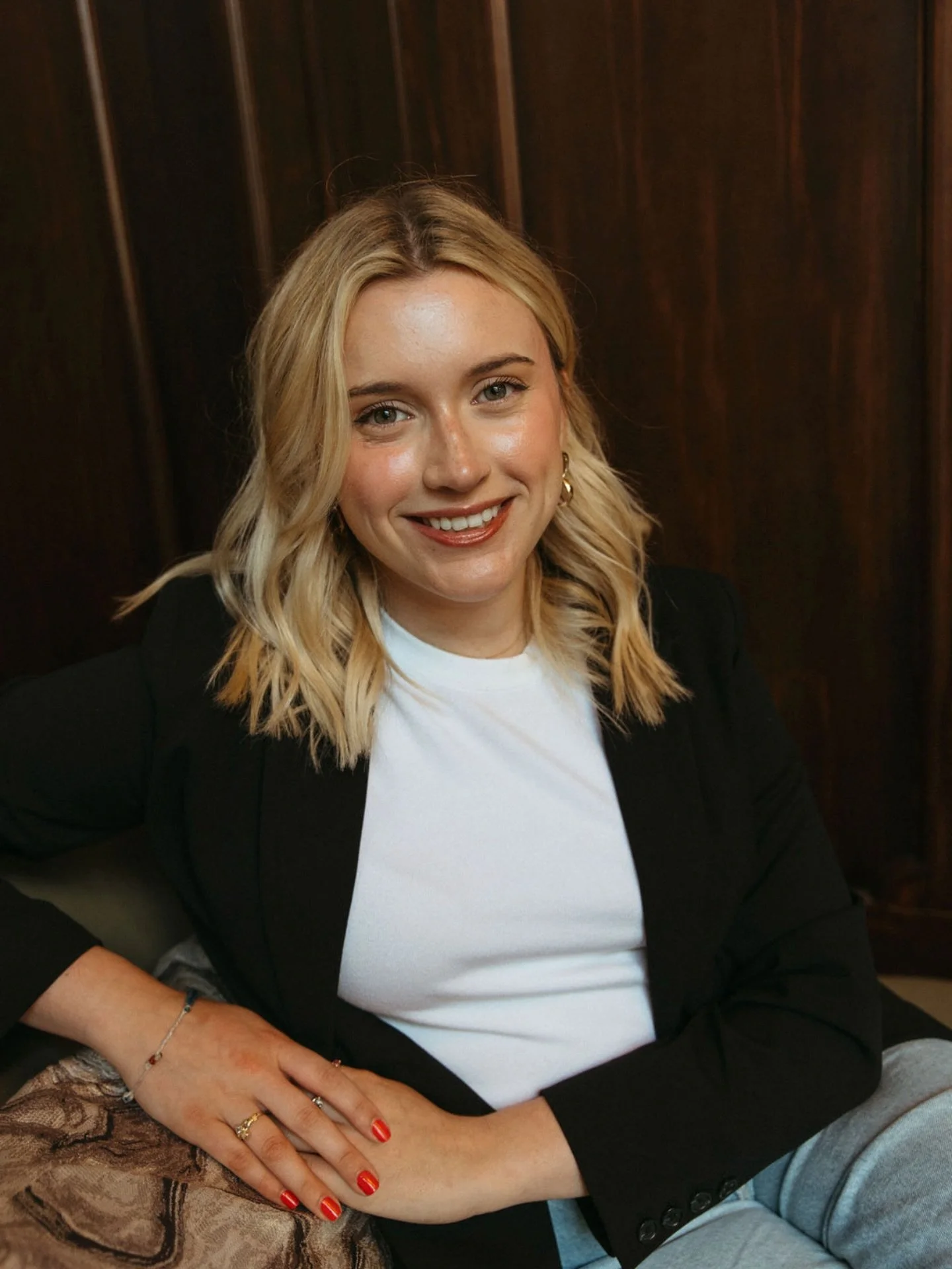 Meet Alana, one of the newest additions to the Legacy First team!✨

She brings a strong background in communication, organization, and creativity, along with a fresh excitement for the real estate world.

Originally from Green Bay, Wisconsin, she now