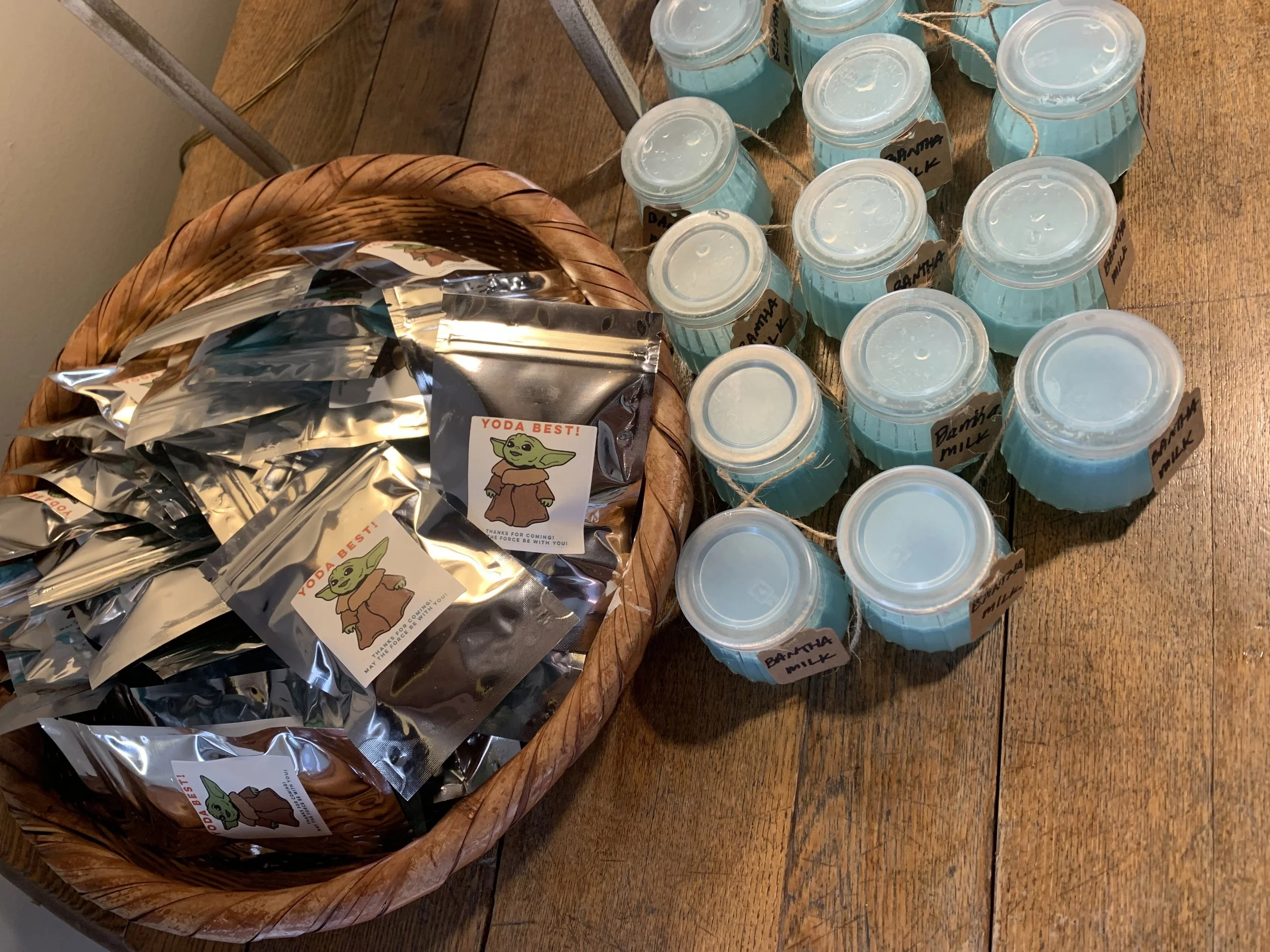 Baby Shower On Endor (Star Wars)-Bantha Milk and Grogu Macarons 