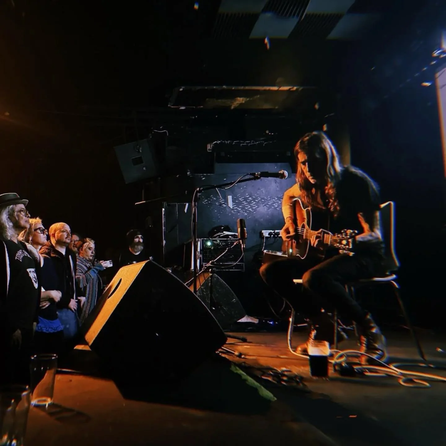 🎶 LIVE MUSIC - SUNDAY 19th 🎶 

Bit of a treat for us this Sunday as we welcome Dan Glendining (Headswim / BlackCar) for a live performance at The Hop Box.

Expect a laid-back set of dark folk tunes and favourite covers from Dan's acclaimed journey 