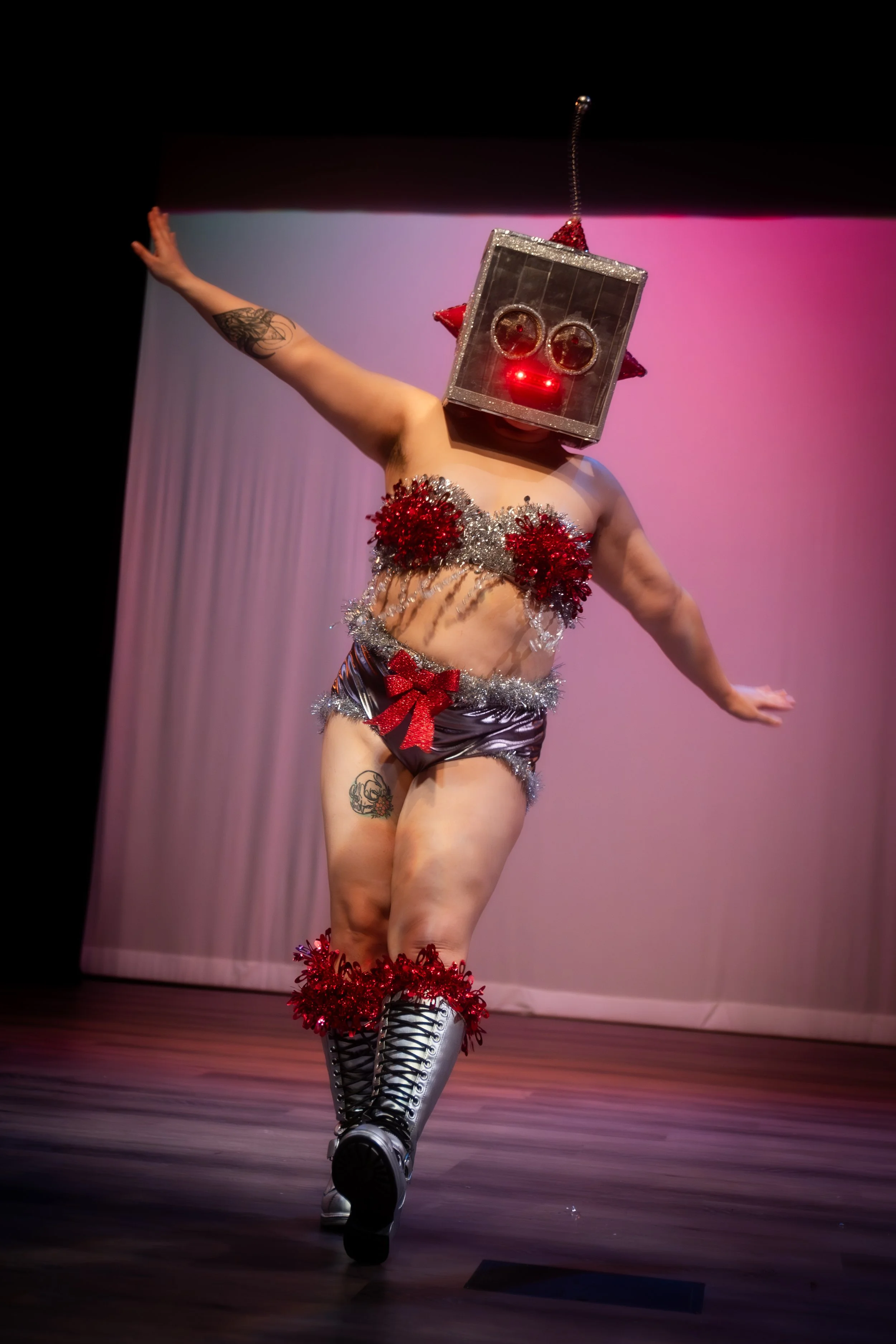 Sin de la Rosa performing at Ass-tronauts & Robo-tits as a Prancing Bot.