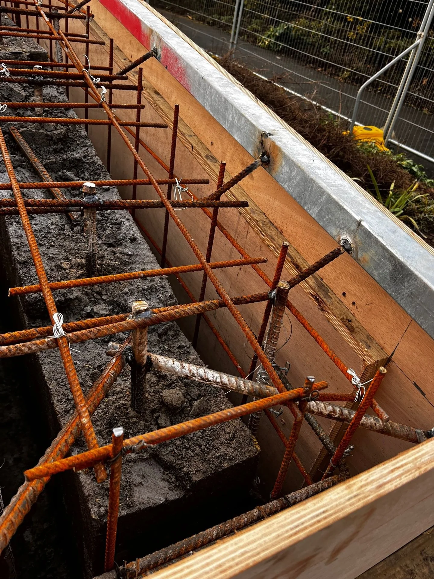 End of the week site progress from #VictoriaParkSkatepark in Swansea 🏴󠁧󠁢󠁷󠁬󠁳󠁿 &bull;
&bull;
&bull;
#wheelscape #skateparkdesign #skatepark #ukskateparks buildmoreskateparks