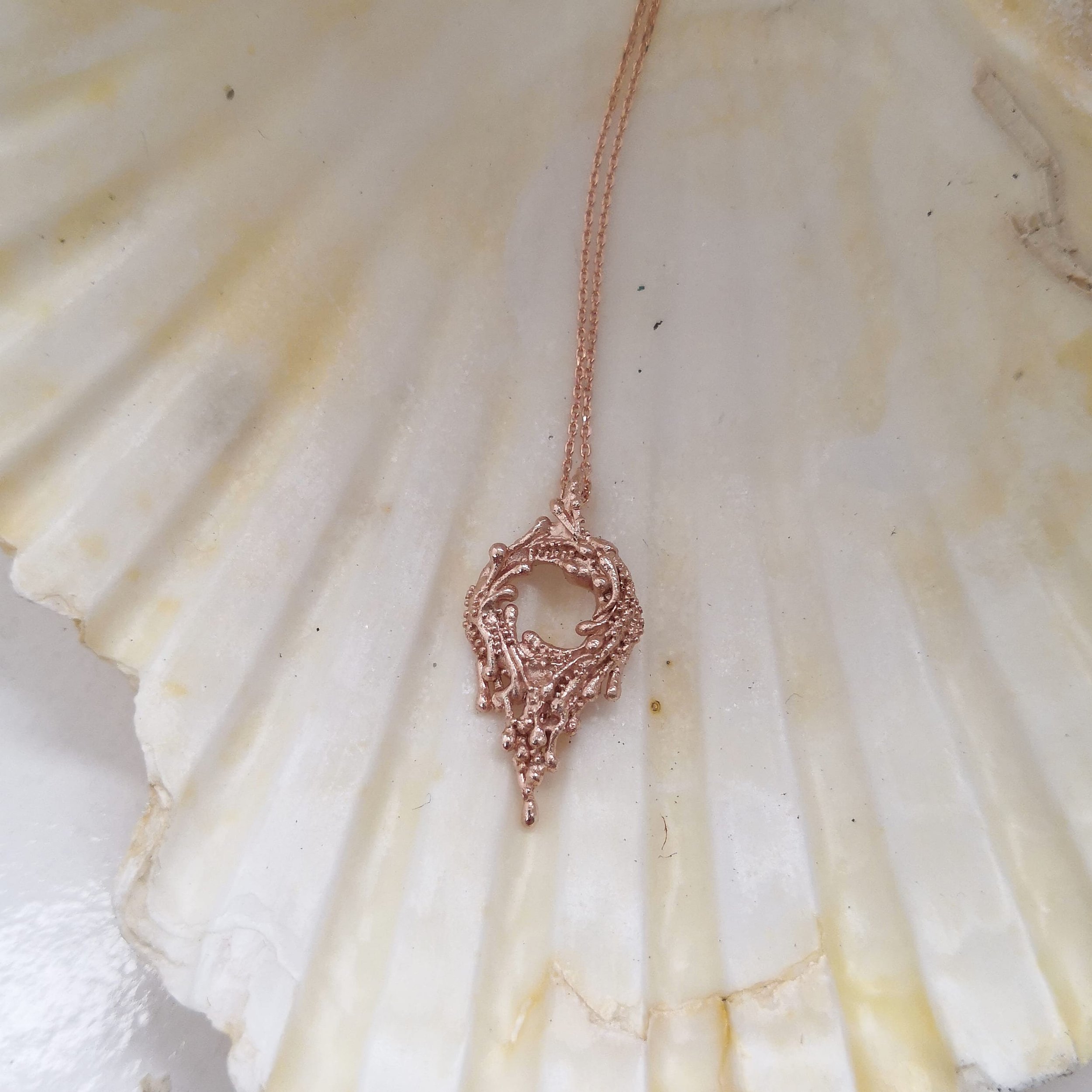 https://i.etsystatic.com/8156573/r/il/35a39f/2363737860/il_fullxfull.2363737860_roo2.jpg