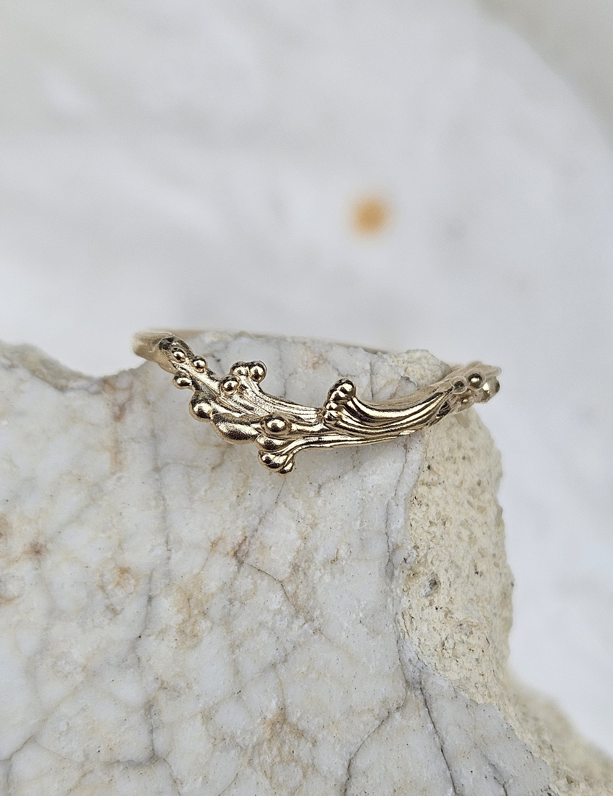 Curved Wave Ring