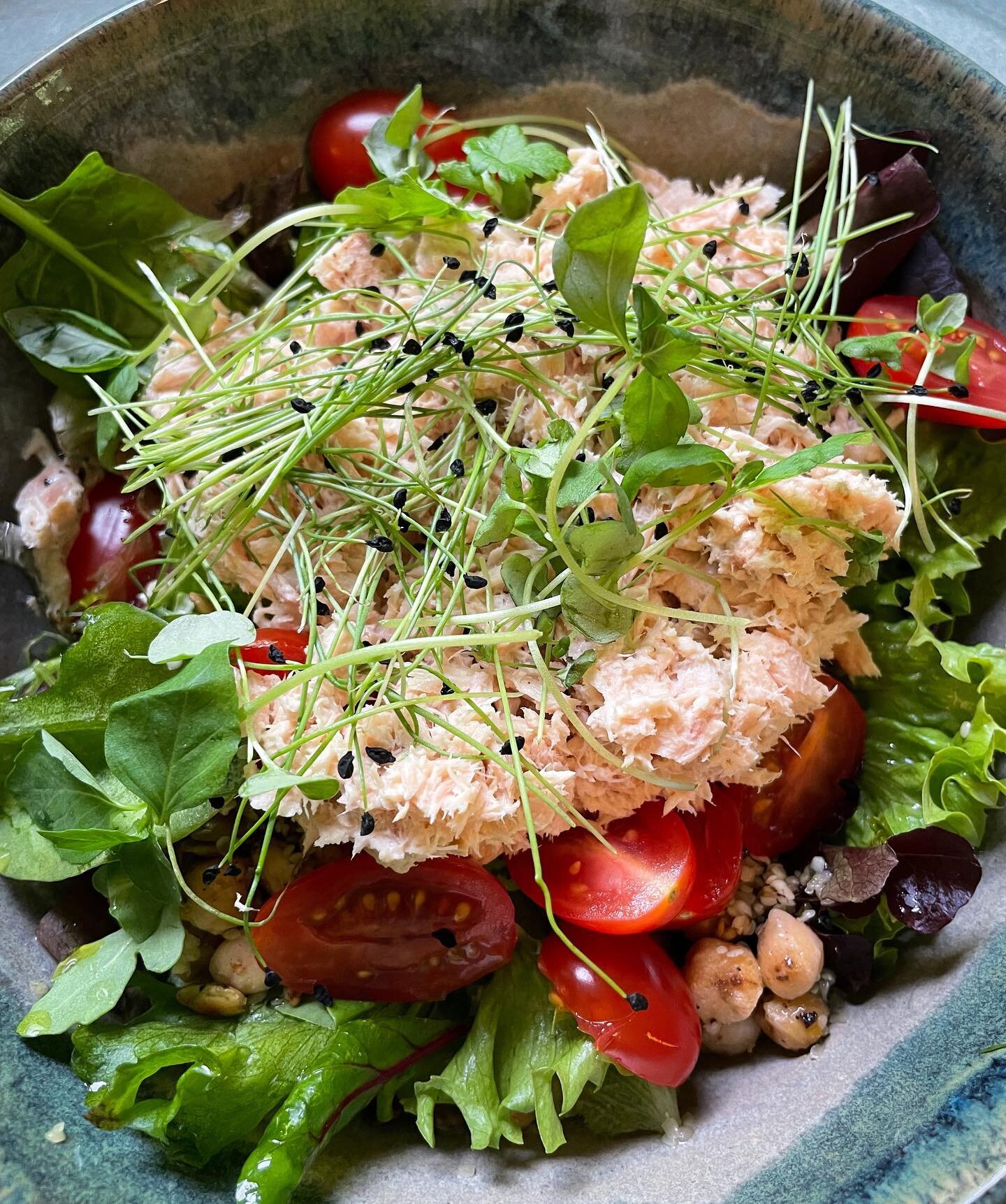 Customer photos looking absolutely incredible.  Chicken salad topped with a handful of micros, yes please! 🥬🌱

We love to see how you style your dishes with your microgreens.  Send us all your delicious &amp; healthy creations!

#parsley #parsleymi