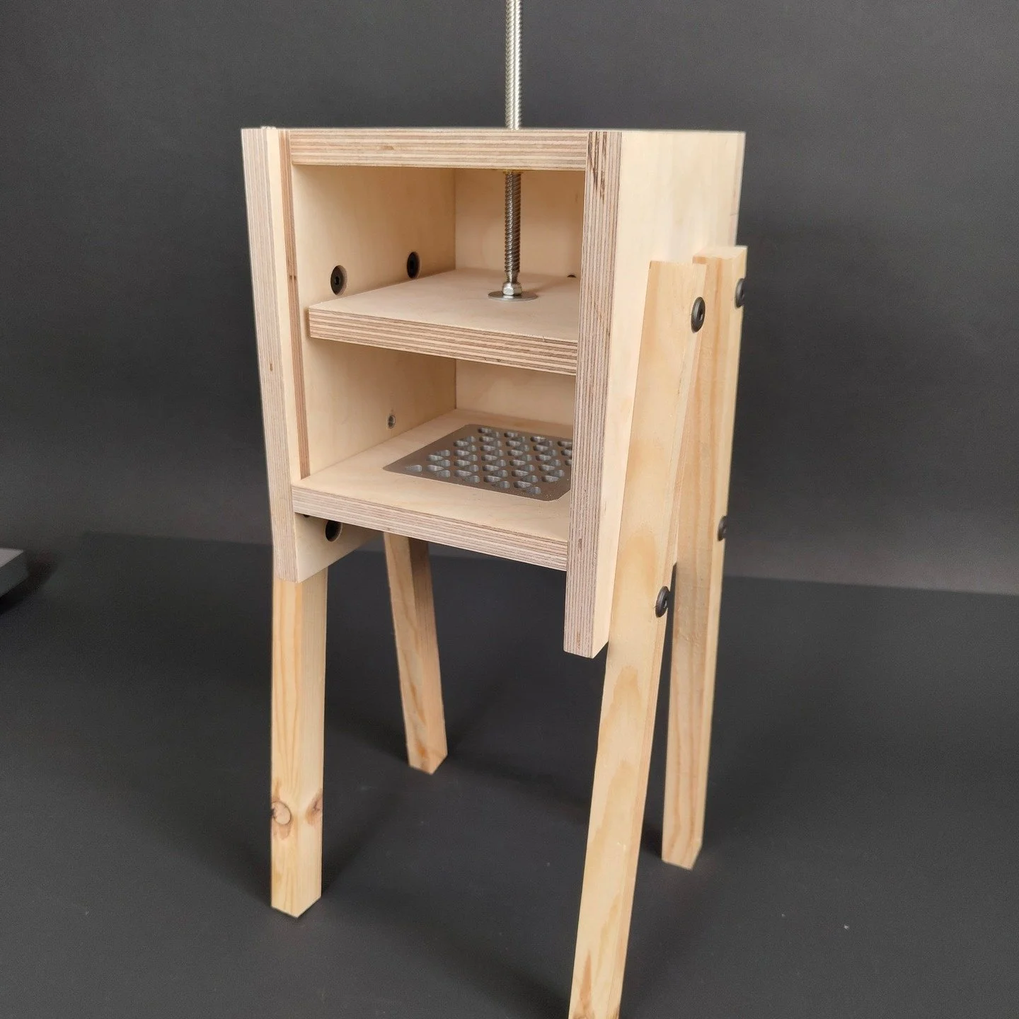The Kazam! machine was developed by Charles and Ray Eames in the 1940&rsquo;s and was used to make some of their most iconic plywood products including the leg splint, chairs and sculptures. This is CFPR&rsquo;s re-iteration of the Kazam! The Eames v