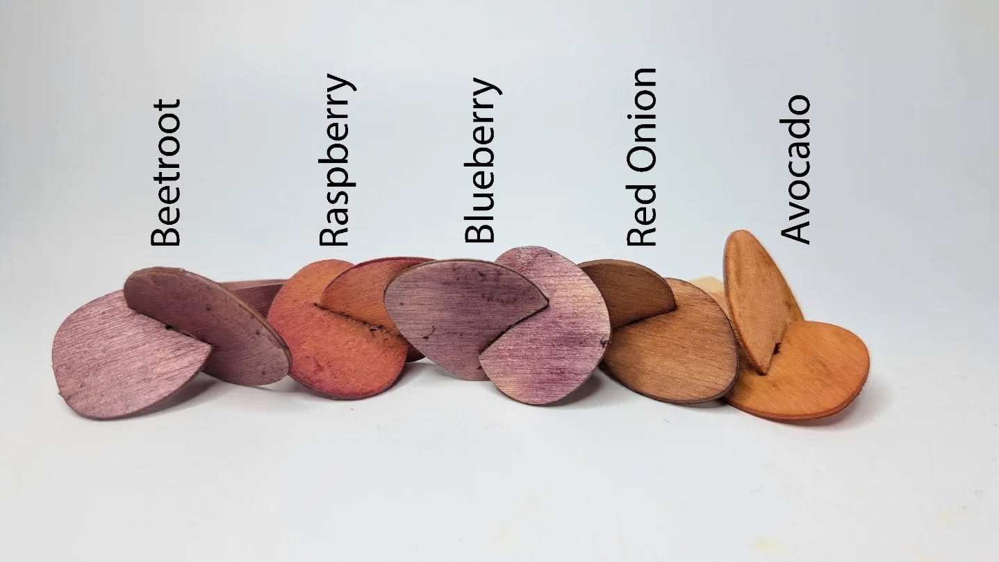 Over the last few weeks I have been experimenting with using kitchen waste to dye my thin plywood, using my rings as a conduit for the trials. Feedback welcome.  Which is your favourite?  Or do you prefer the plywood in its natural undyed colour?

@c