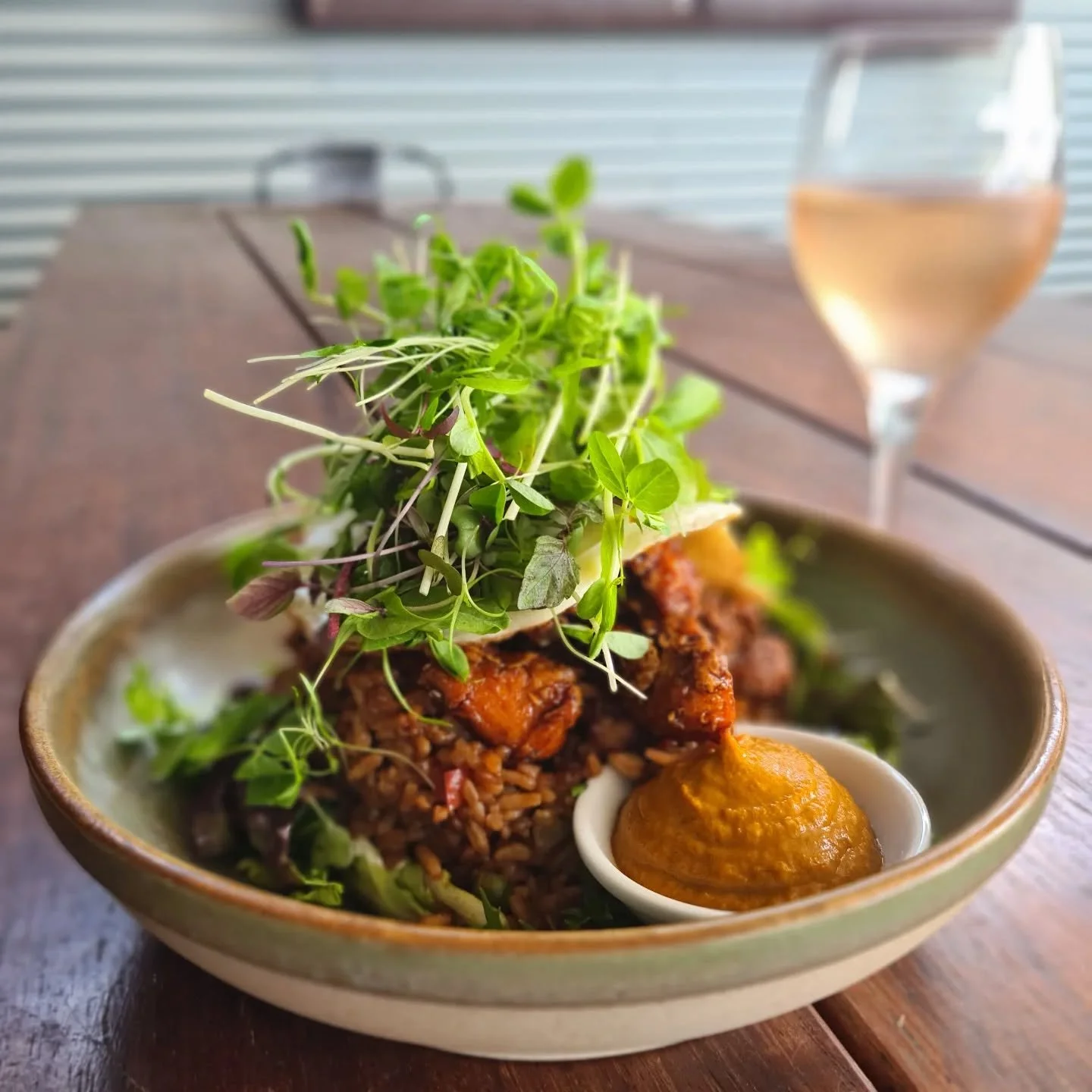 Introducing a new addition to our menu: the light, fresh and delectable Artisan Nasi. Enjoy sticky chicken on a bed of tasty rice with a mesclun & herb salad, a mild chilli sauce, topped with a fried egg. It's glorious palate of complementary fla